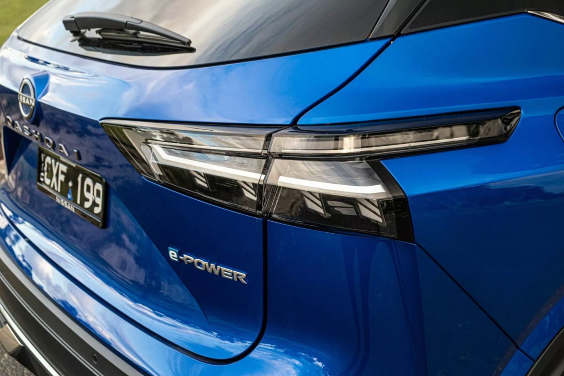 چراغ عقب نیسان قشقایی هیبریدی