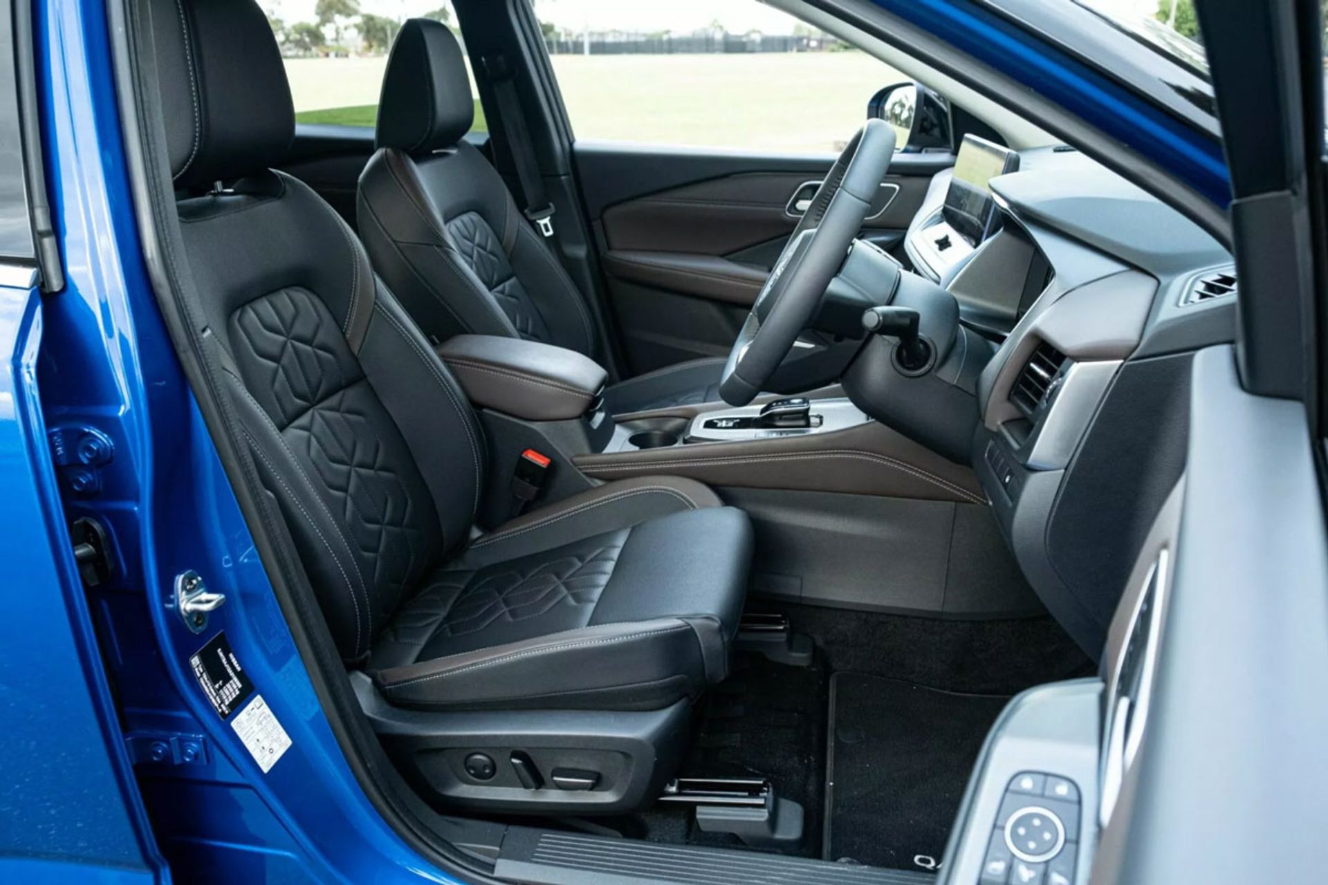 صندلی های نیسان قشقایی هیبریدی