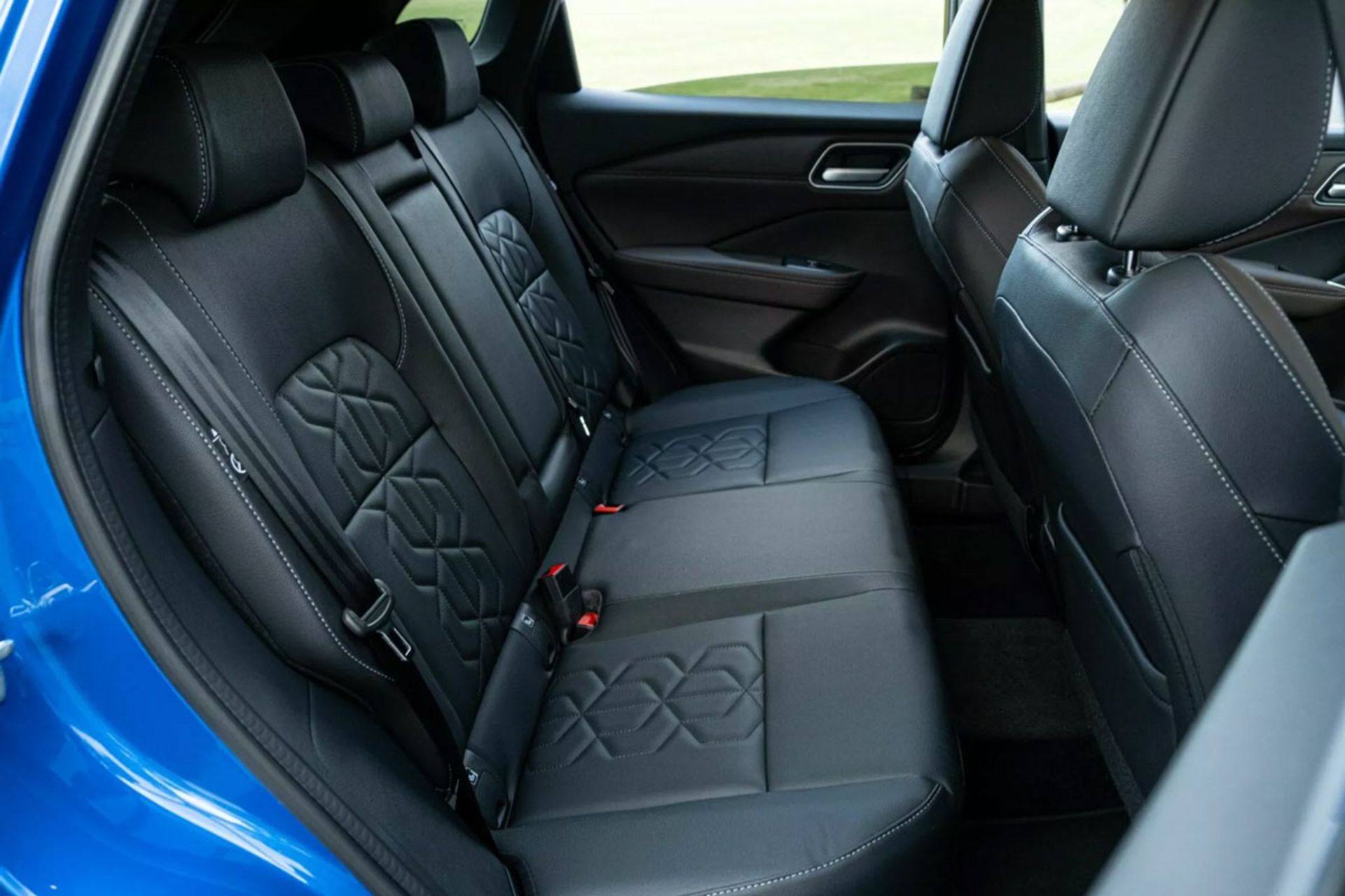 صندلی عقب نیسان قشقایی هیبریدی