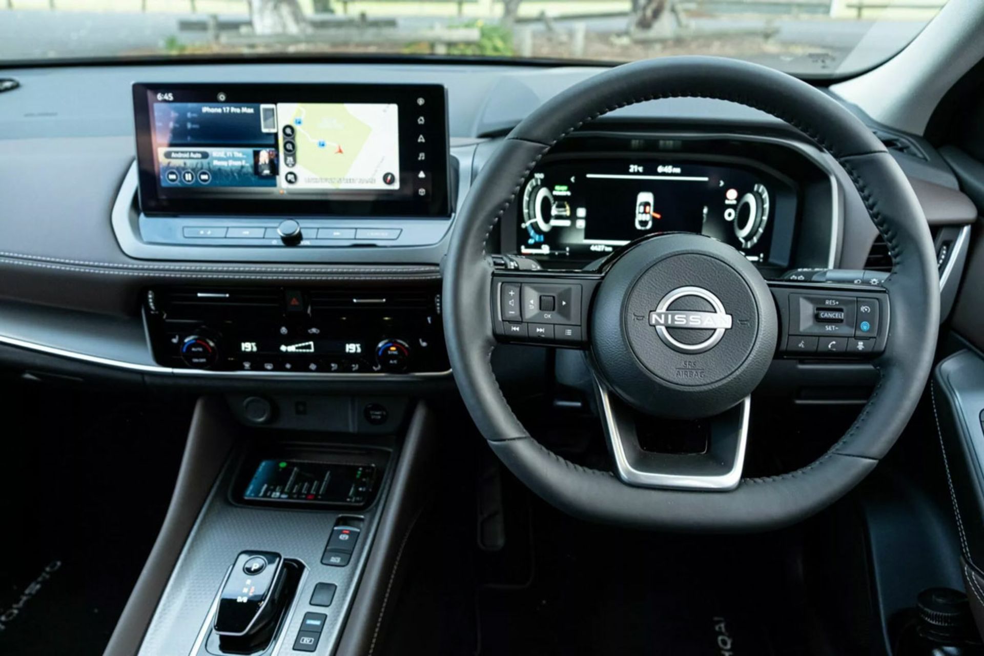 داشبورد و فرمان نیسان قشقایی هیبریدی