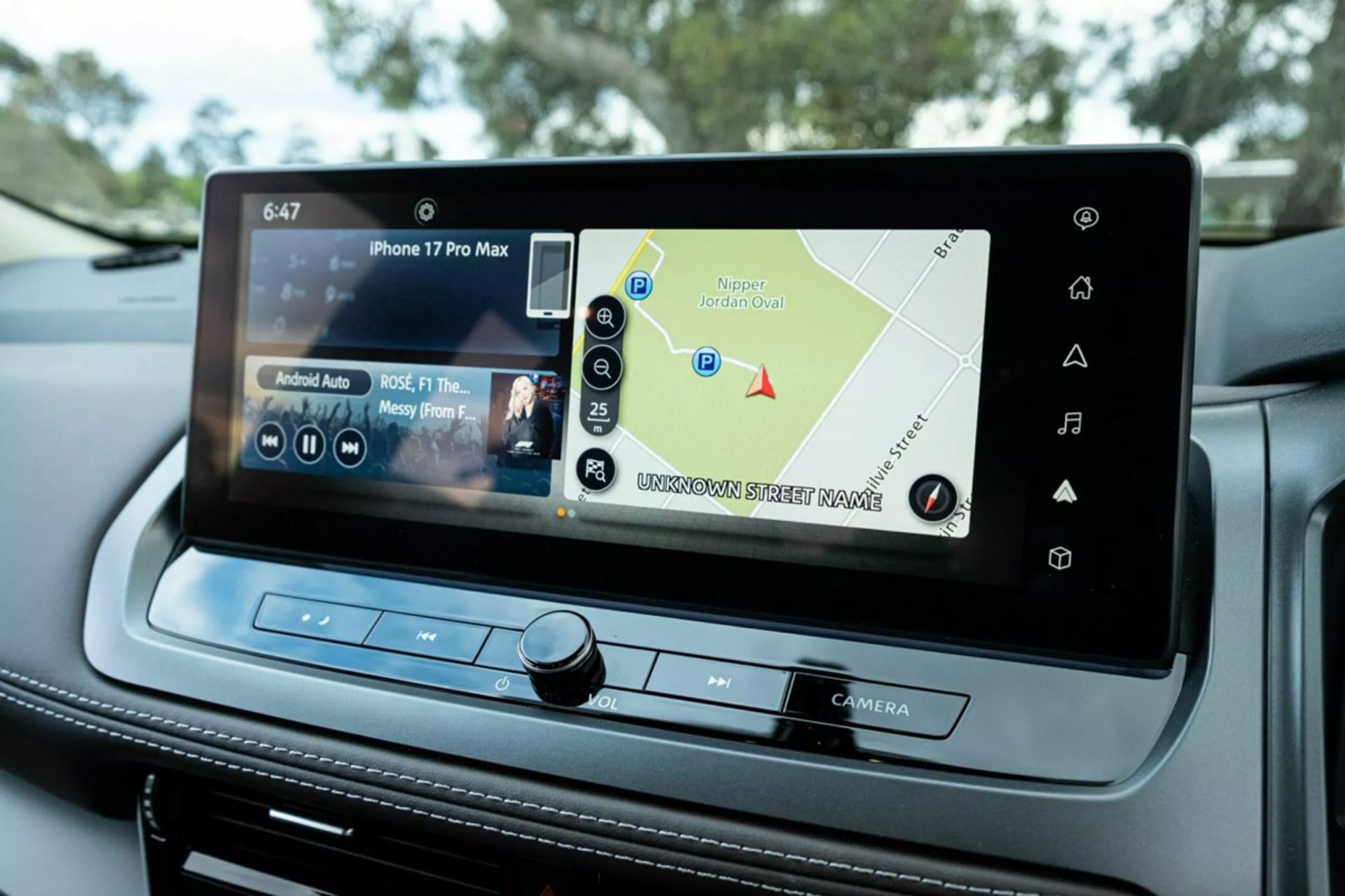 نمایشگر نیسان قشقایی هیبریدی