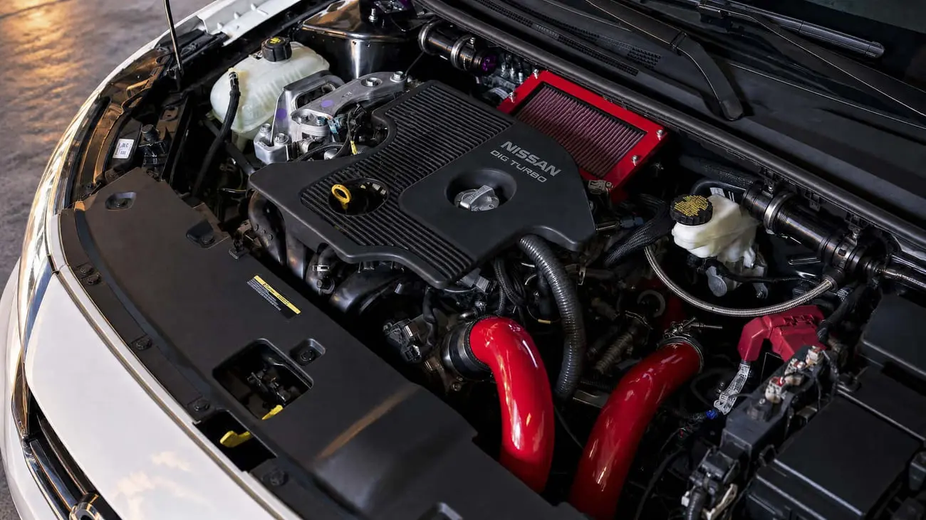 موتور نیسان سنترا (Nissan Sentra) Spec-V با تجهیزات GT-R و اینترکولر قرمز