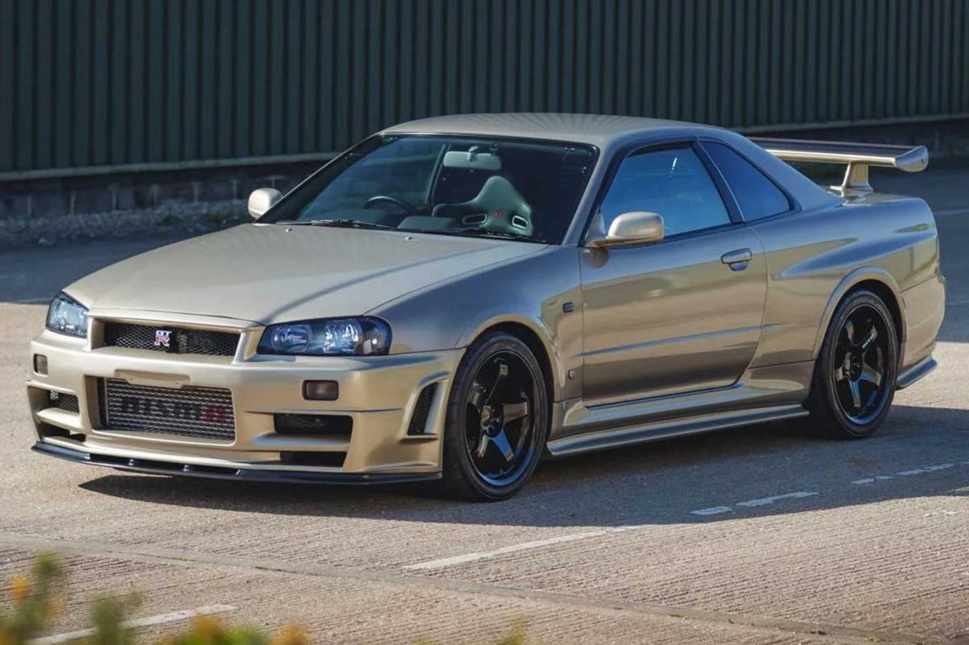 نیسان اسکای‌لاین GT-R مدل ۲۰۰۱