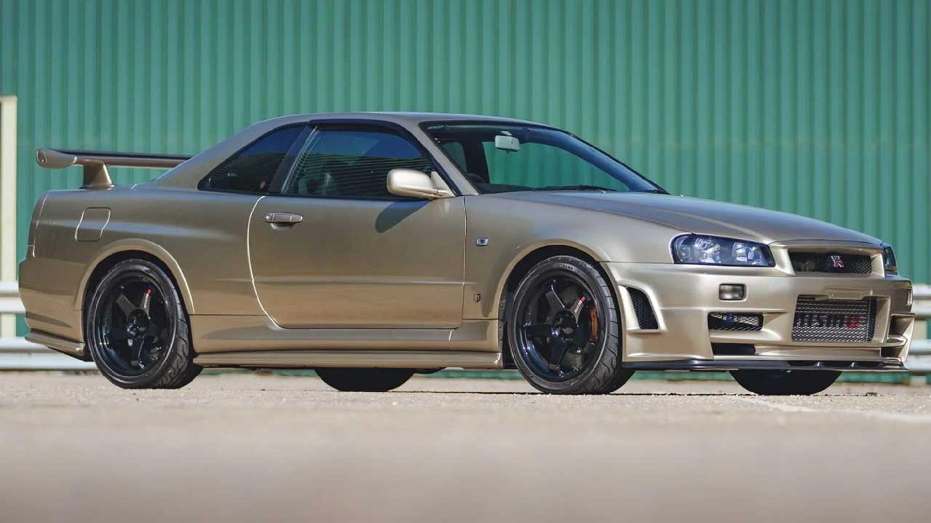 نیسان اسکای‌لاین GT-R مدل ۲۰۰۱