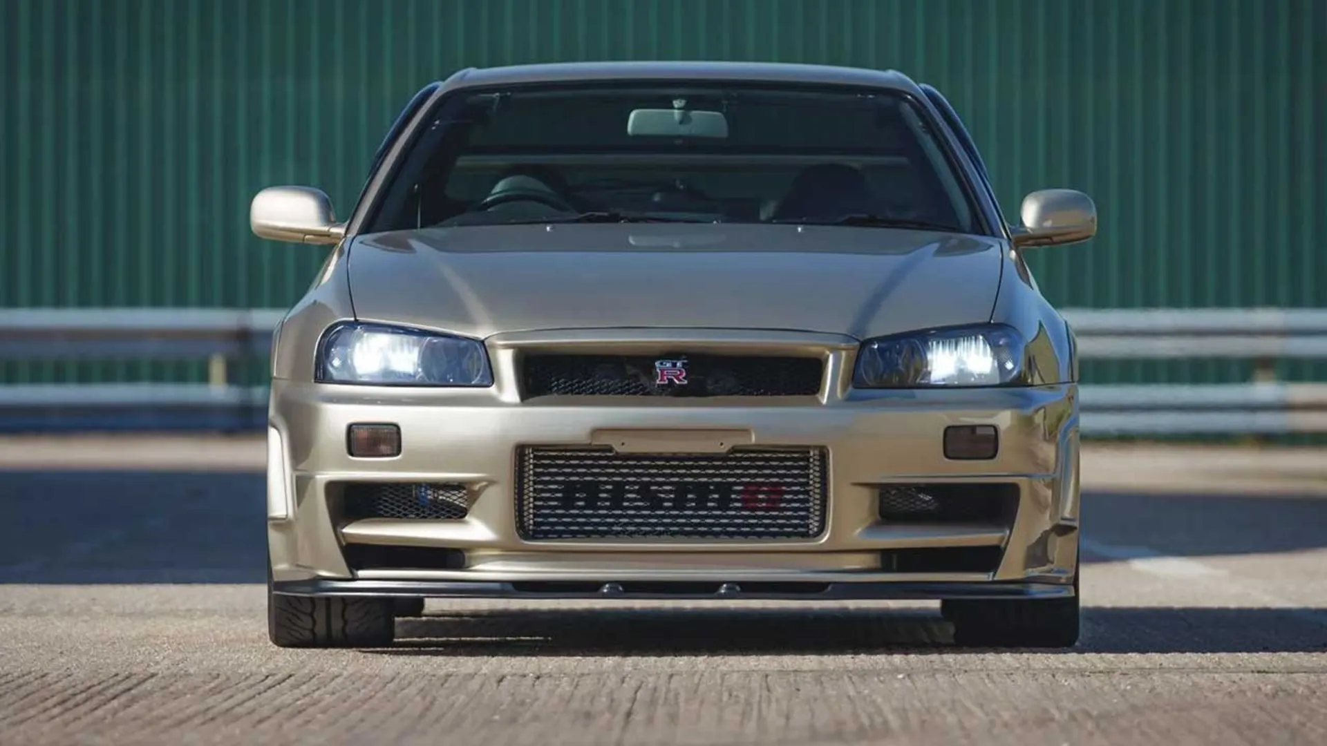 نیسان اسکای‌لاین GT-R مدل ۲۰۰۱