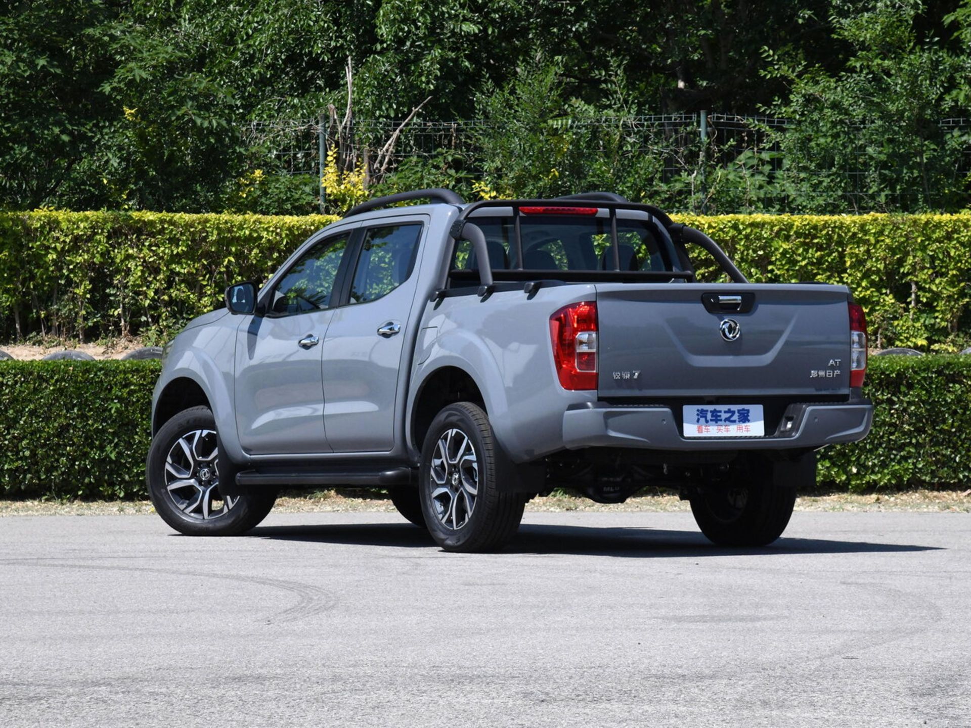 nissan terra navara oickup truck