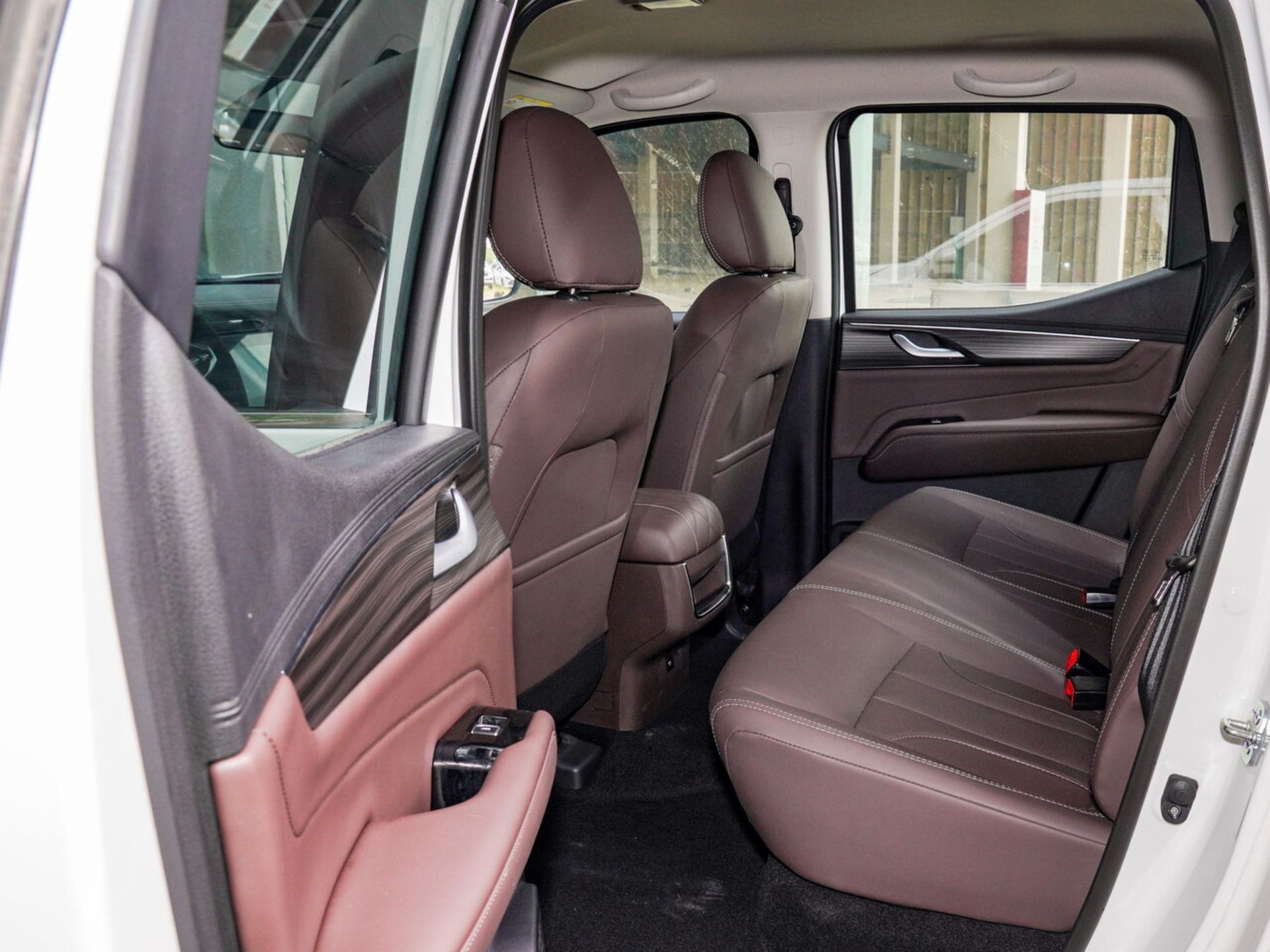 nissan terra navara oickup truck