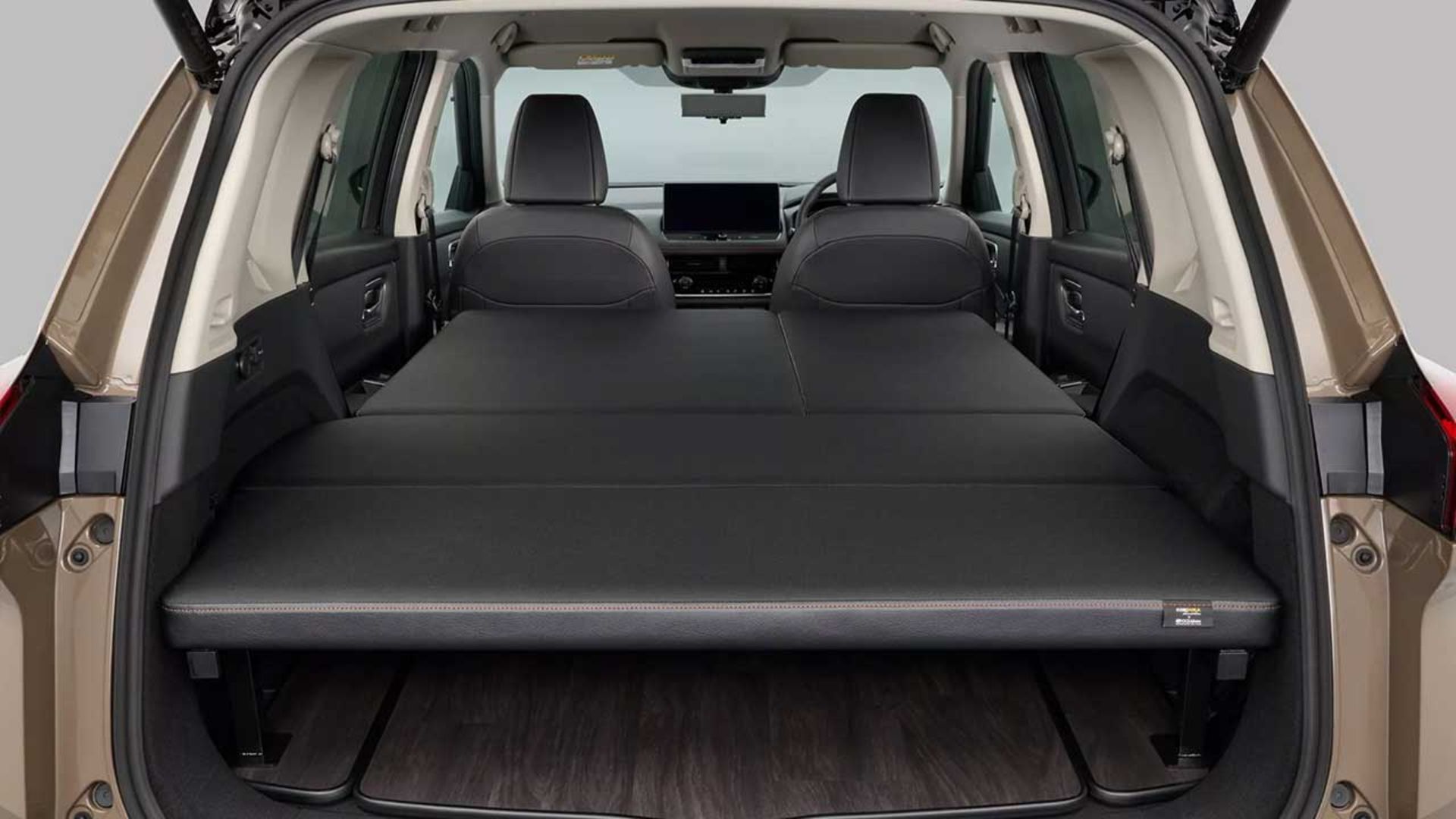 نیسان ایکس‌تریل راک کریک مالتی بد