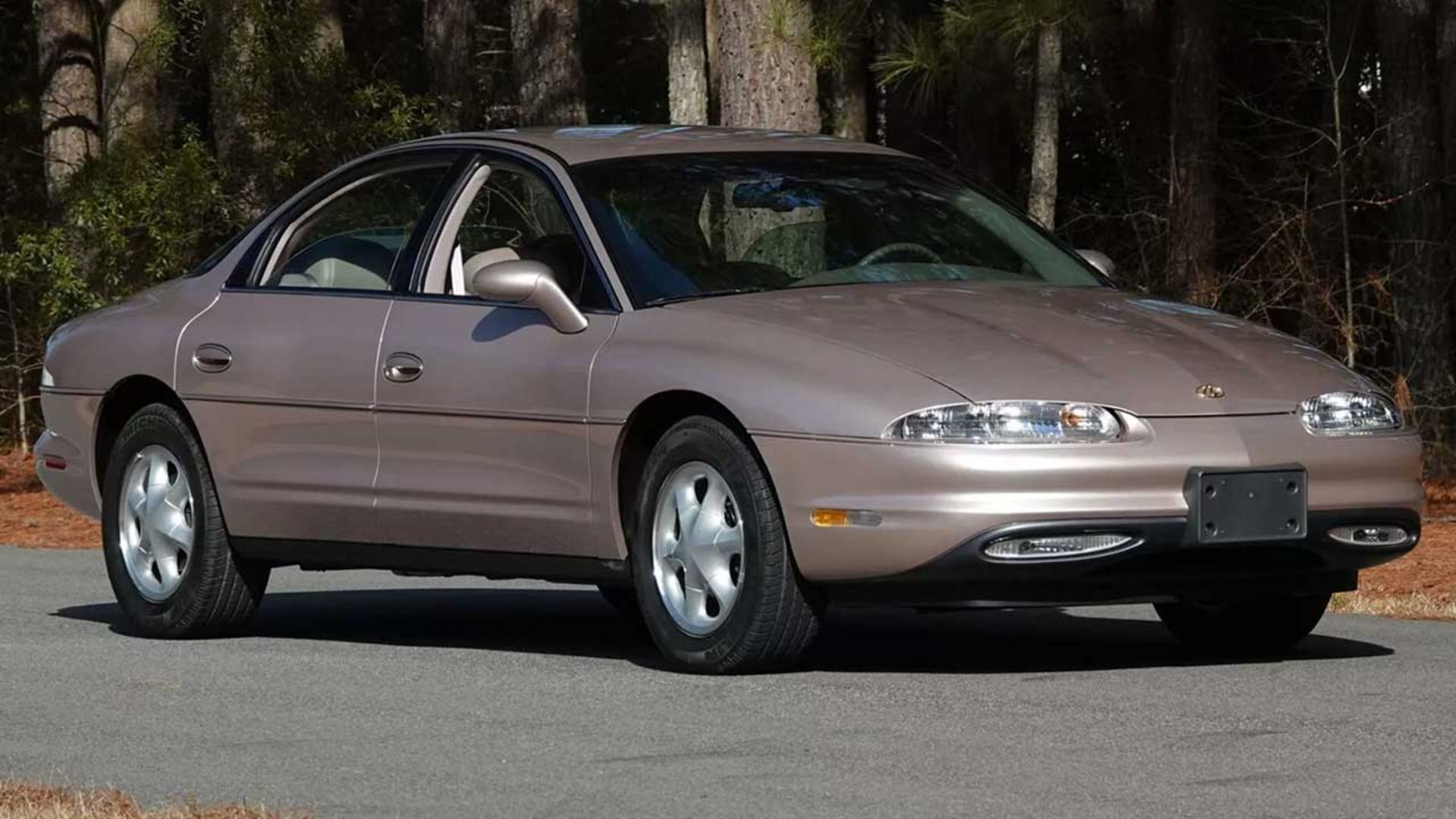 الدزمبیل آرورا 1995