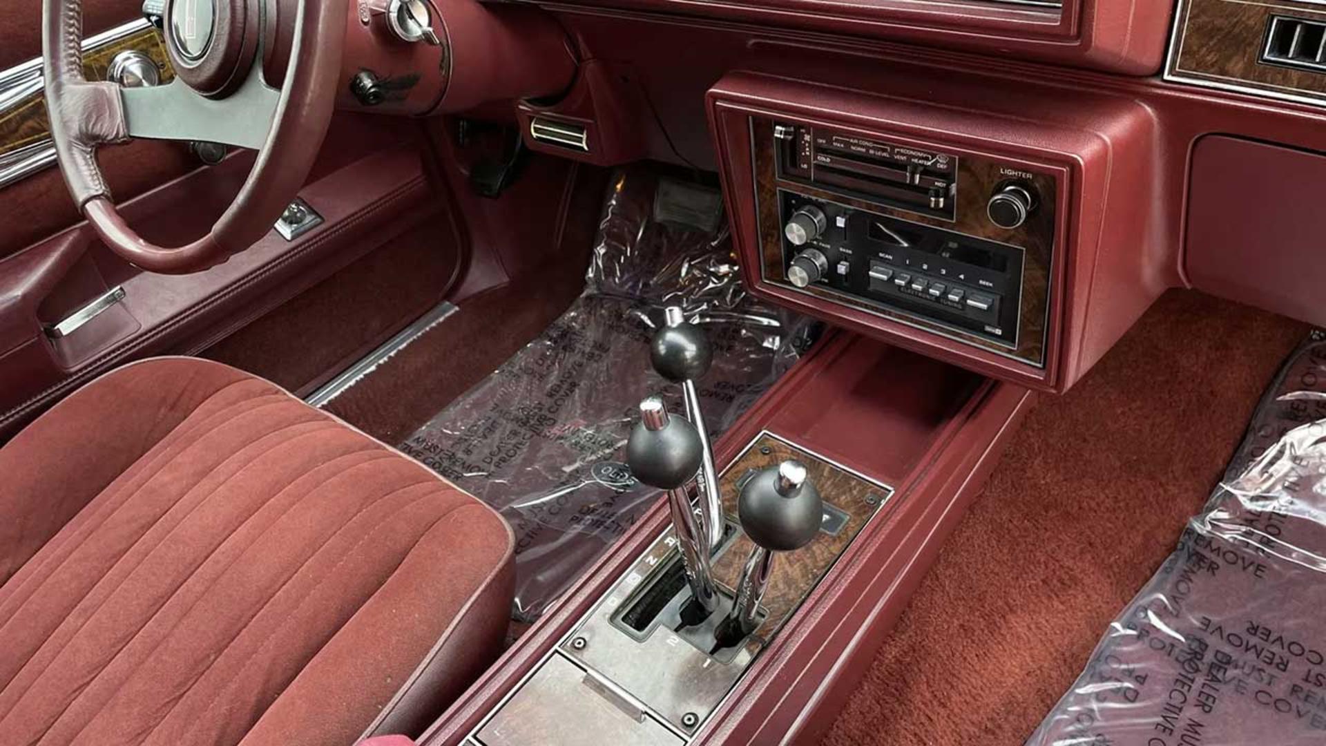 الدزمبیل هرست 1984