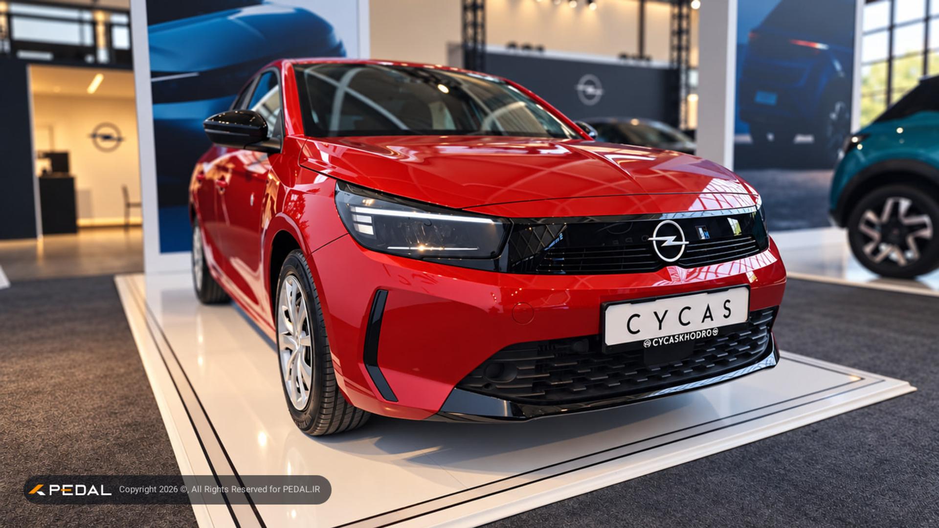 خودروی قرمز رنگ اوپل کورسا (Opel Corsa) در نمایشگاه خودرو