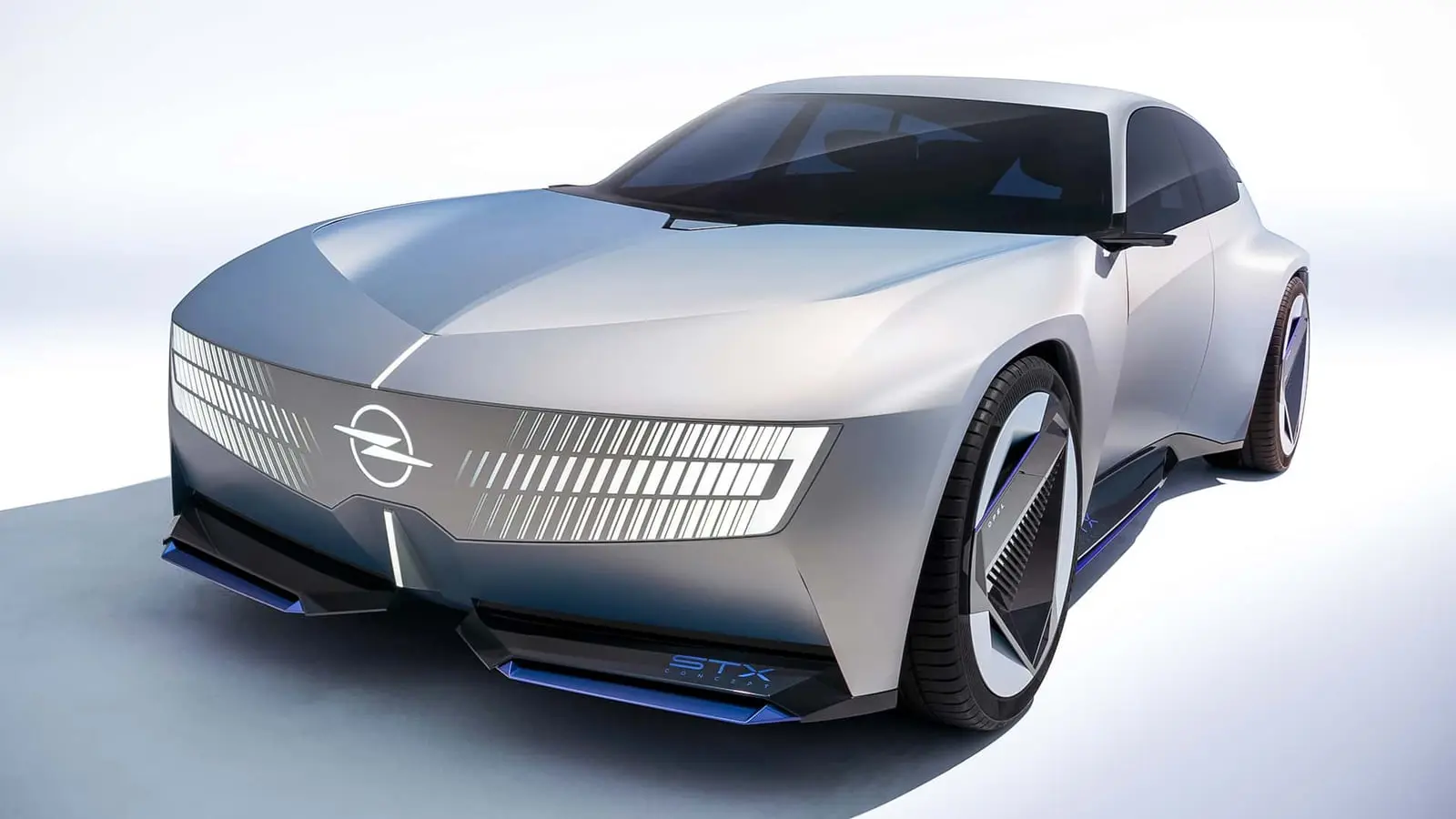 خودروی مفهومی اوپل (Opel) STX Concept با طراحی آینده‌نگرانه و بدنه نقره‌ای