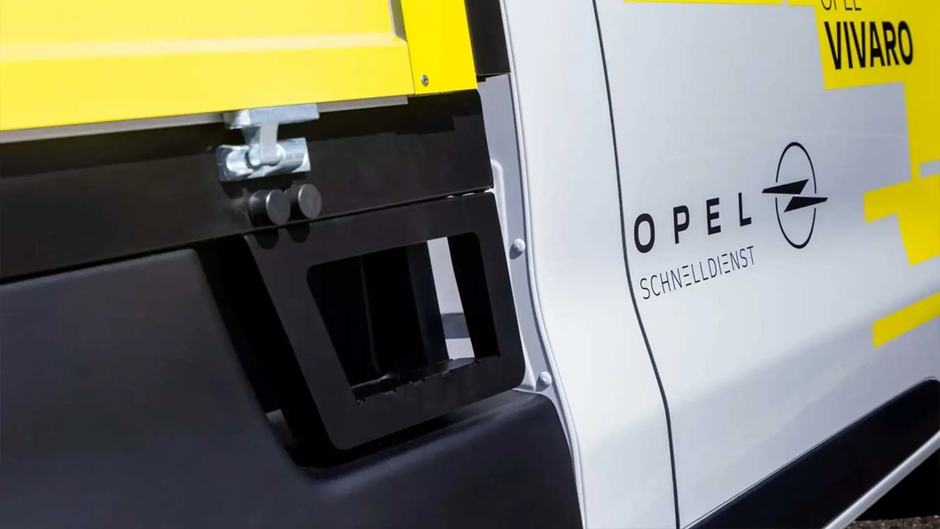 بخش پشتی بدنه و سیستم قفل پیکاپ اوپل (Opel) ویوارو