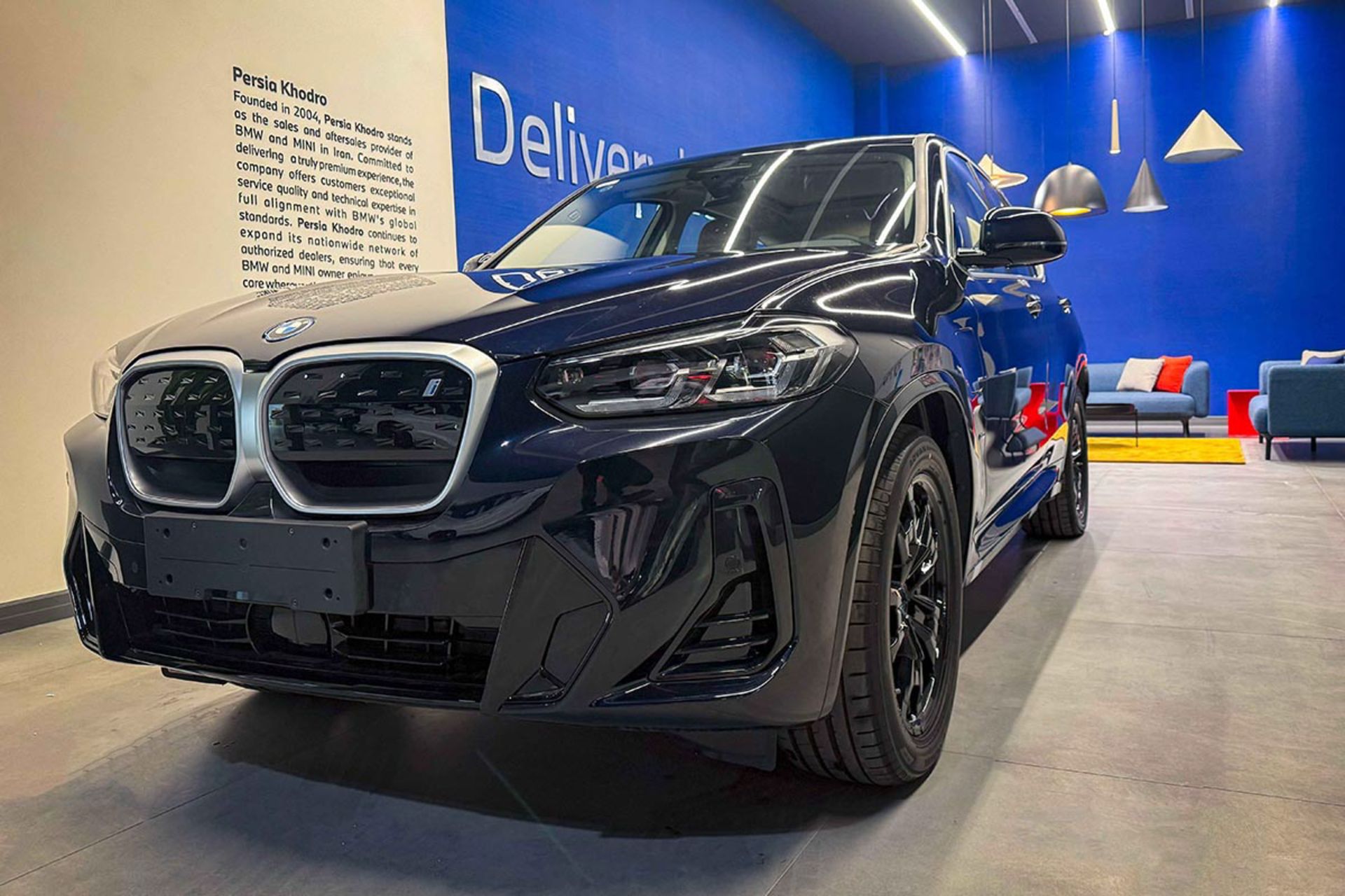 تحویل خودروهای ب ام و پرشیاخودرو