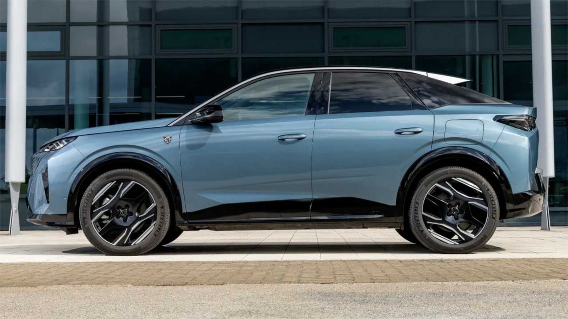 پژو 3008 برقی AWD