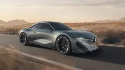 خودرو مفهومی پژو (Peugeot) RCZ Vision در حال حرکت در جاده