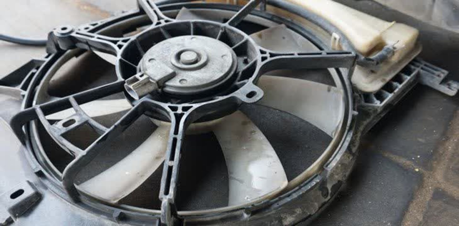 فن رادیاتور خودرو