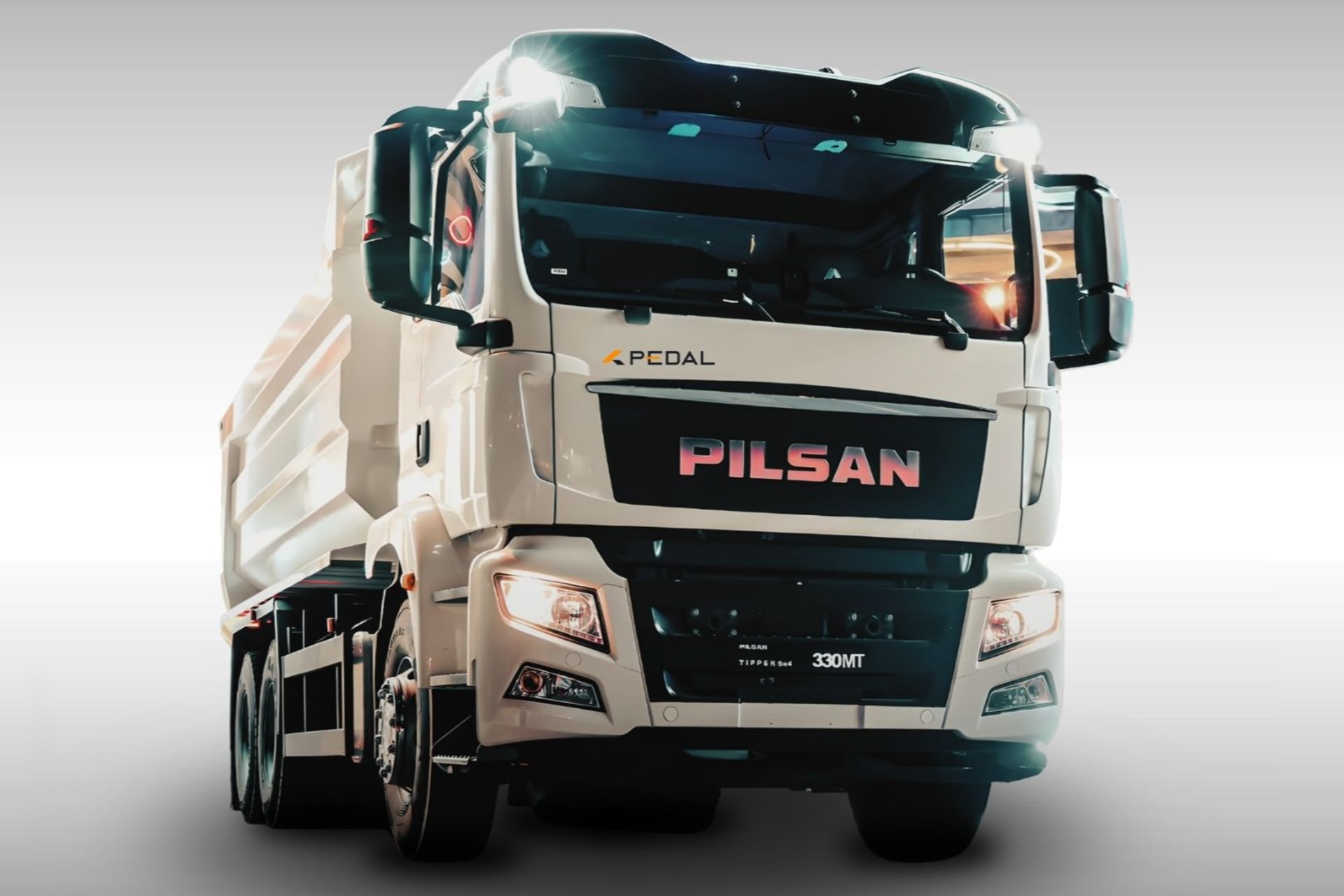 کامیون کمپرسی پیلسان تیپر 330