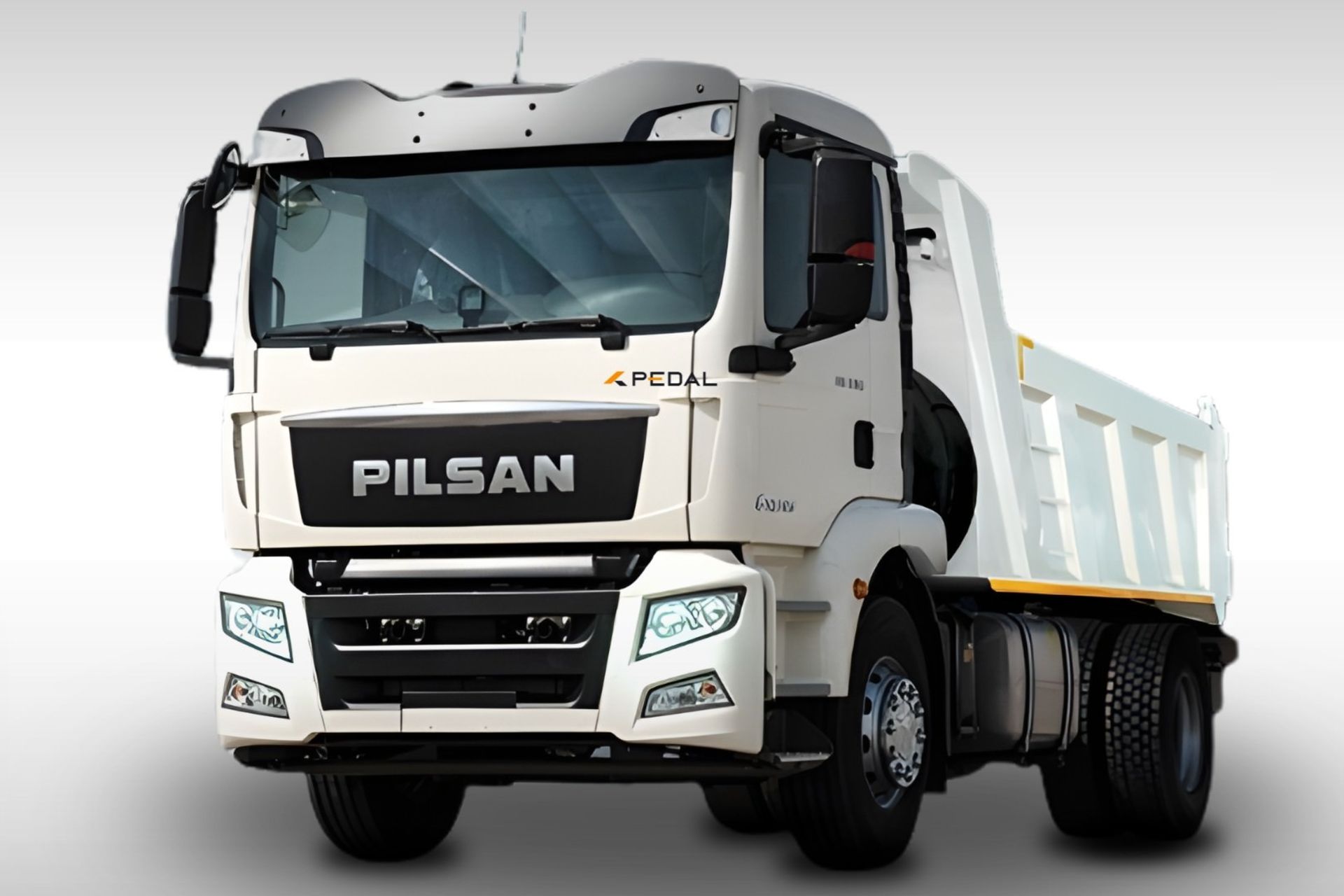 جلوی کامیون پیلسان تیپر 330