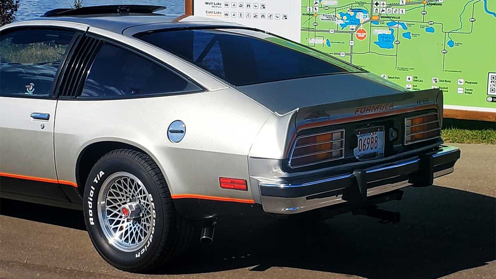 پونتیاک سان‌برد اسپرت هاچ 1980