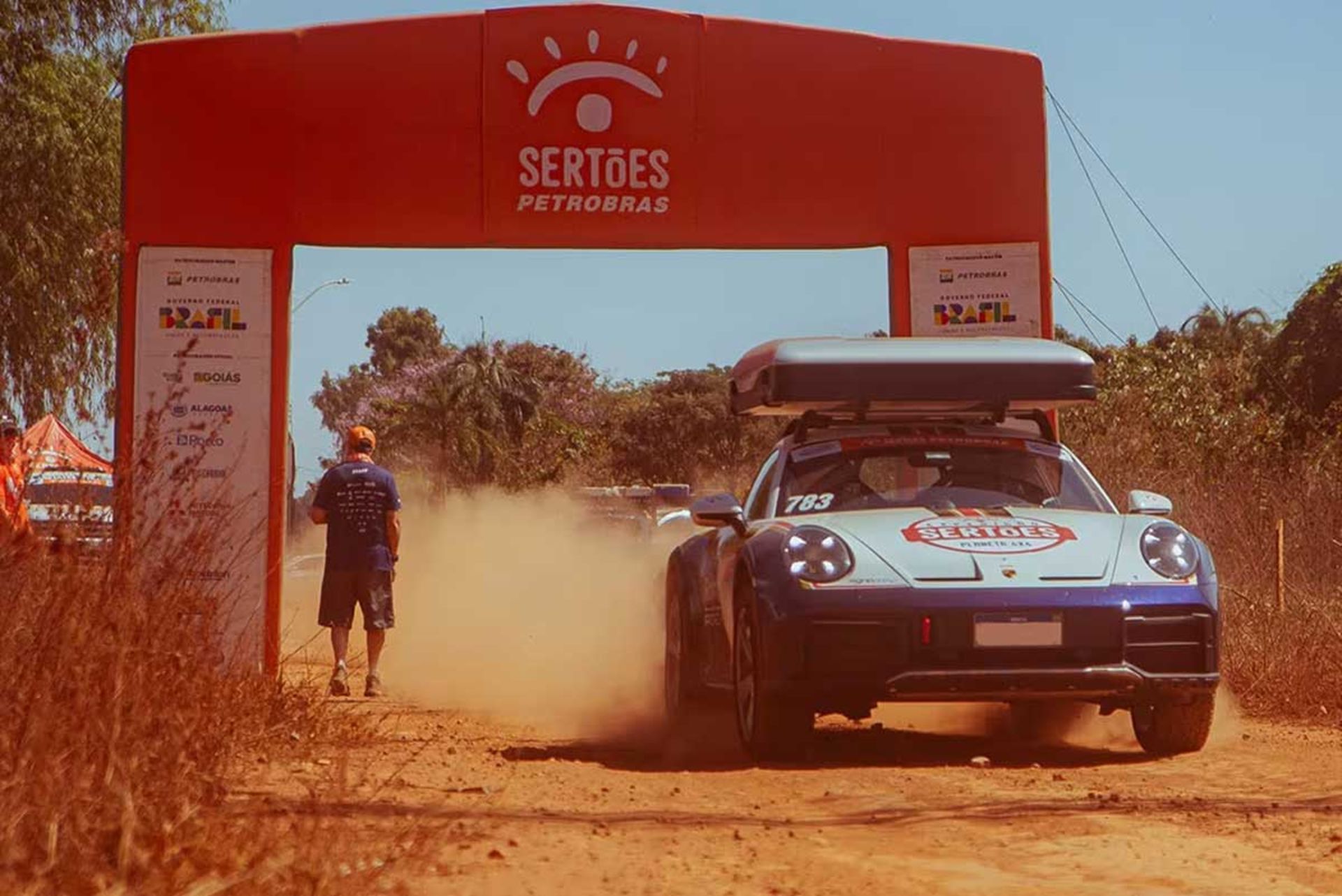 پورشه ۹۱۱ داکار در رالی