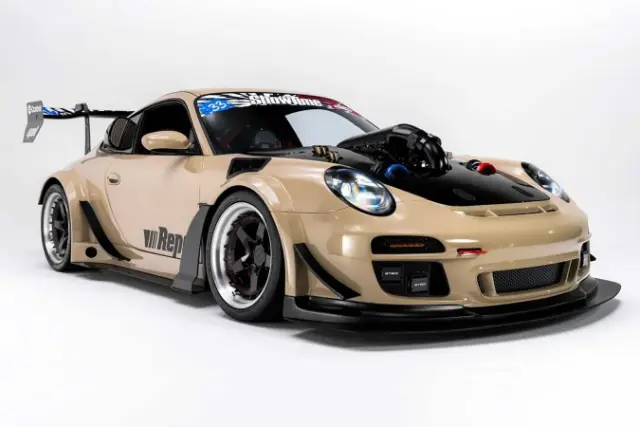 پورشه 911 با موتور V8 در جلو