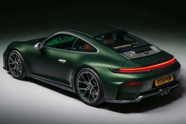نسخه ویژه پورشه 911 GT3 برای بریتانیا نمای عقب