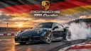 خودرو پورشه 911 توربو S (Porsche 911 Turbo S) در حال حرکت سریع در پیست مسابقه