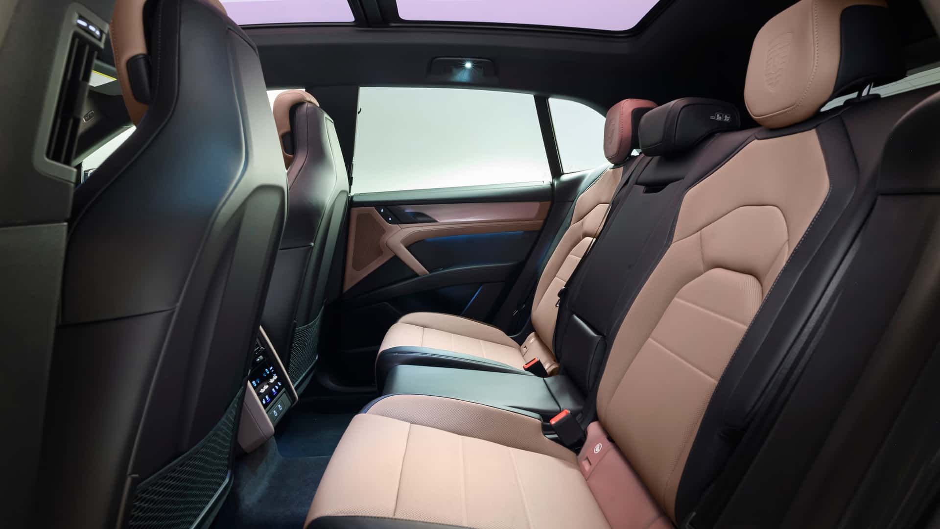 پورشه کاین برقی