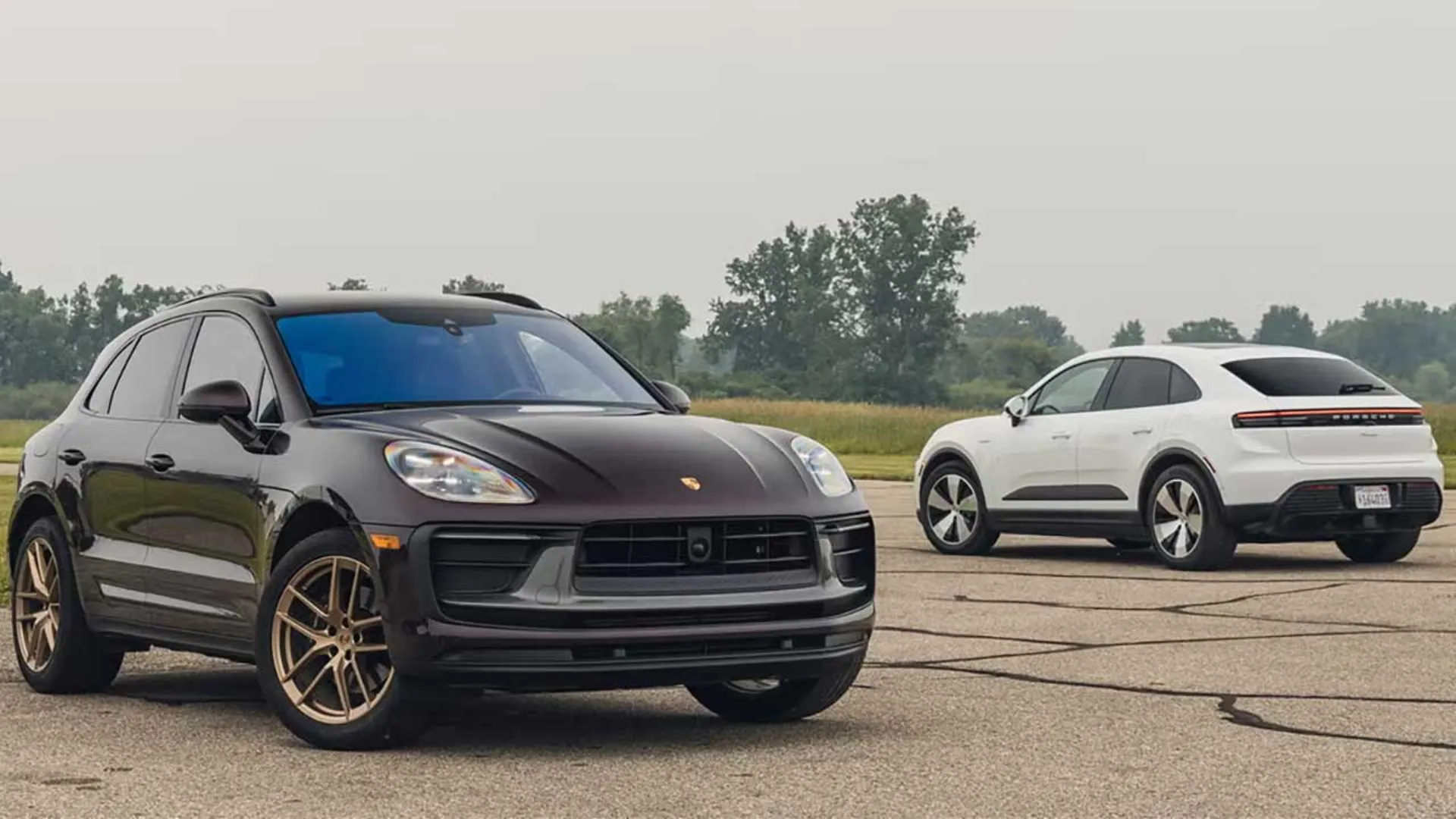 مقایسه پورشه ماکان برقی و بنزینی