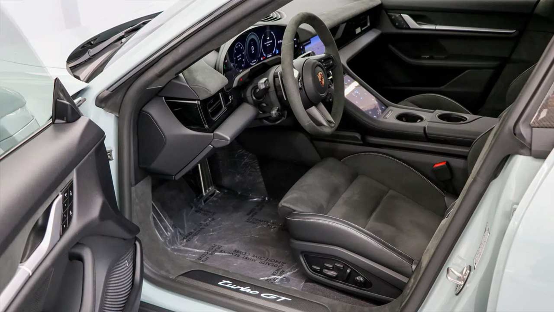 پورشه تایکان توربو GT