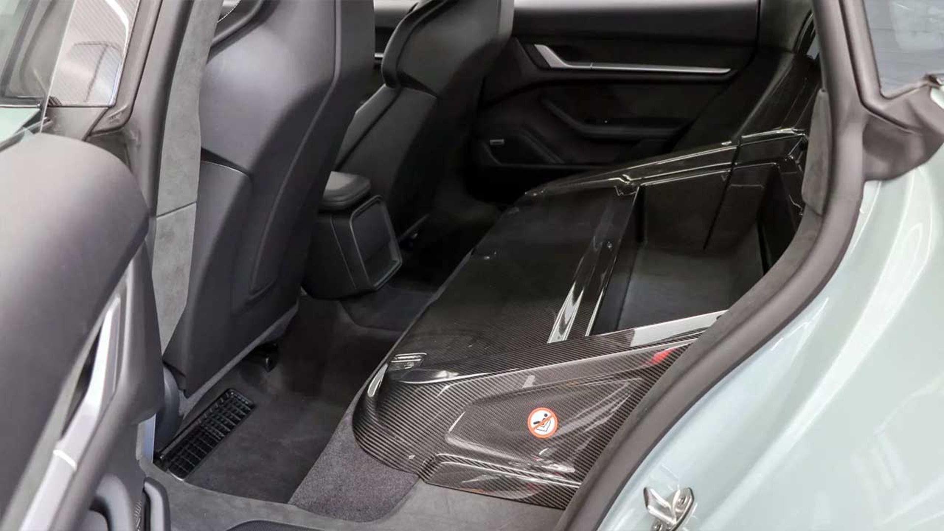 پورشه تایکان توربو GT