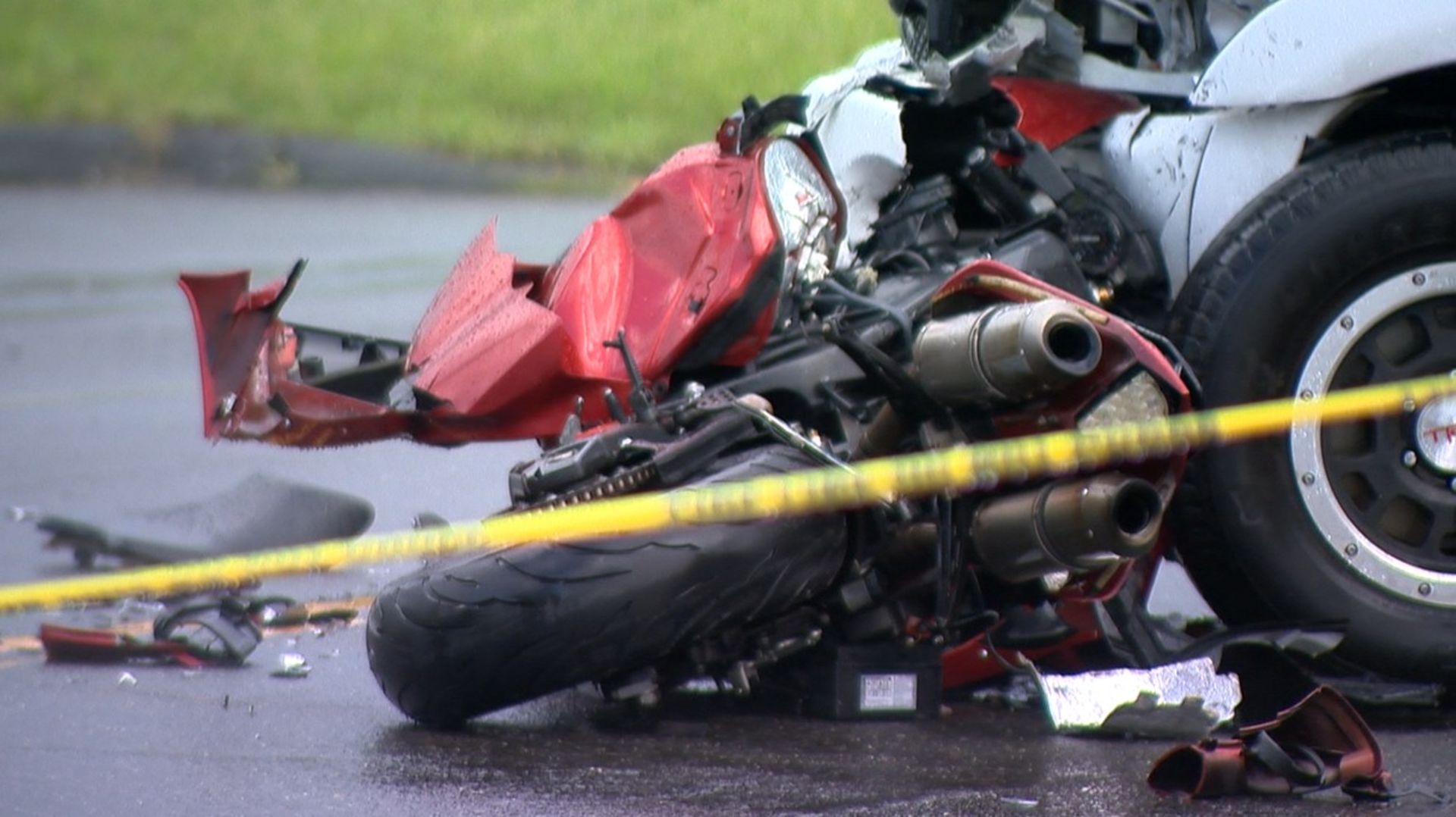 برخورد موتور با زمین