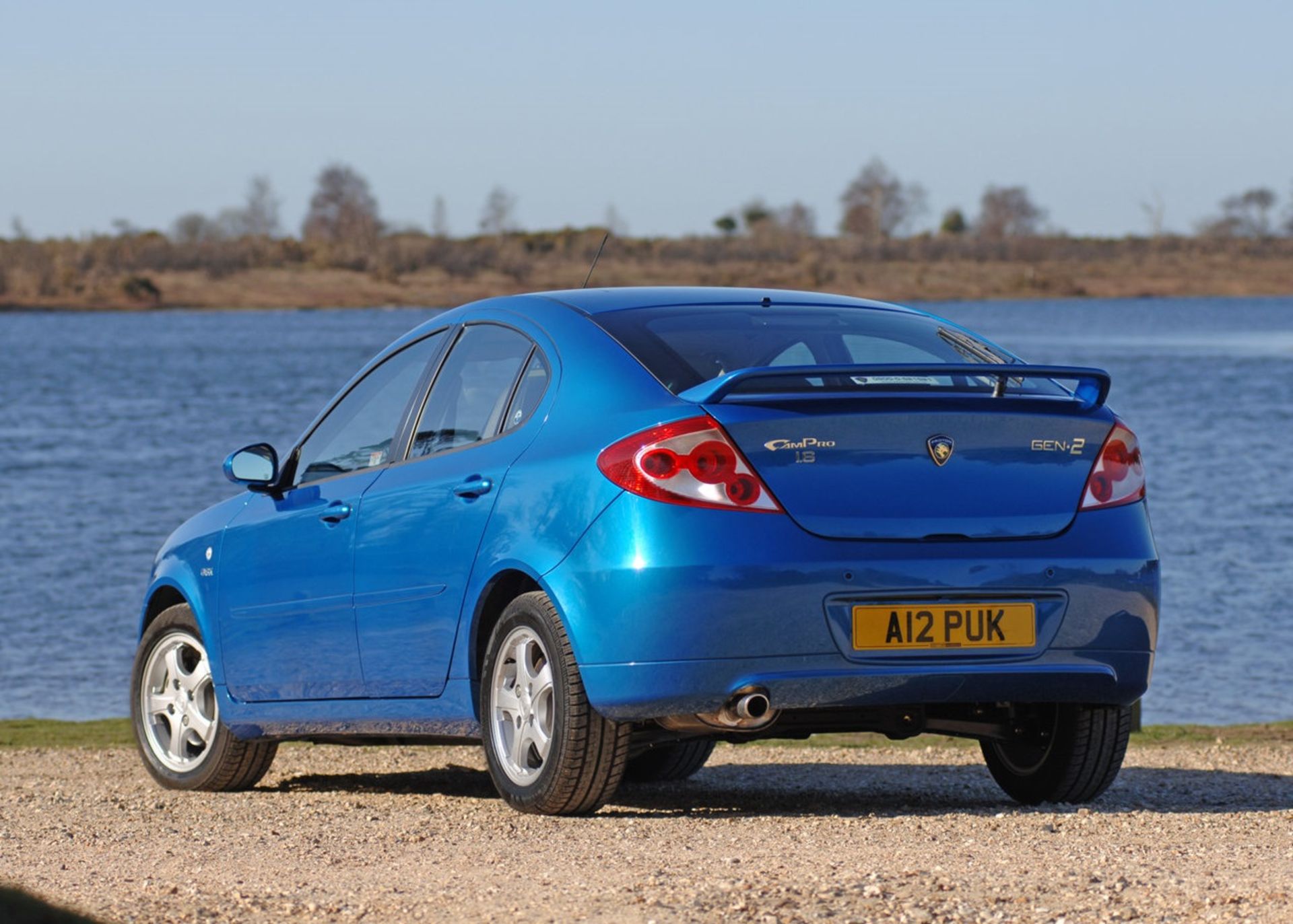 نمای عقب پروتون جنتو