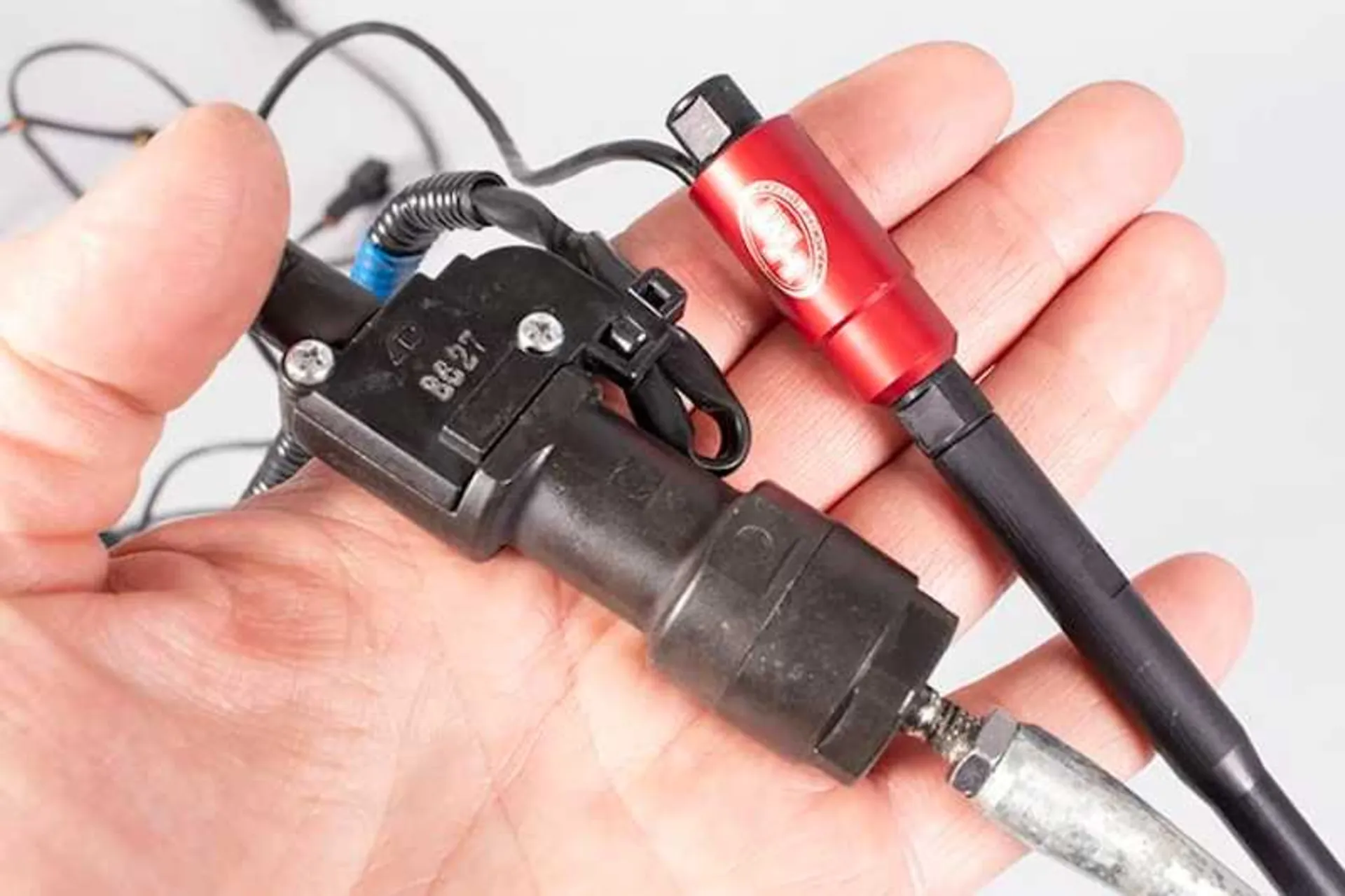 اجزای کوئیک شیفتر موتورسیکلت