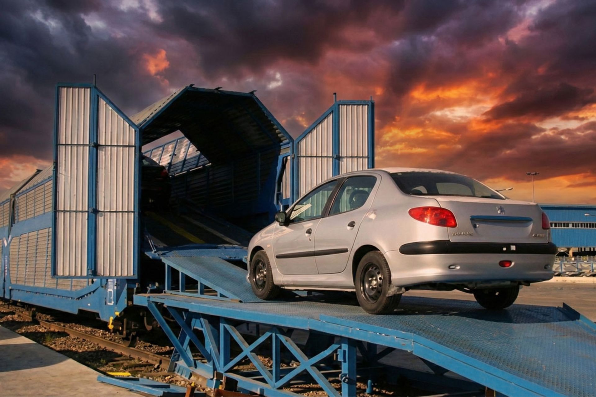 راهنمای کامل حمل خودرو با قطار (قوانین، شرایط، هزینه و نکات مهم)