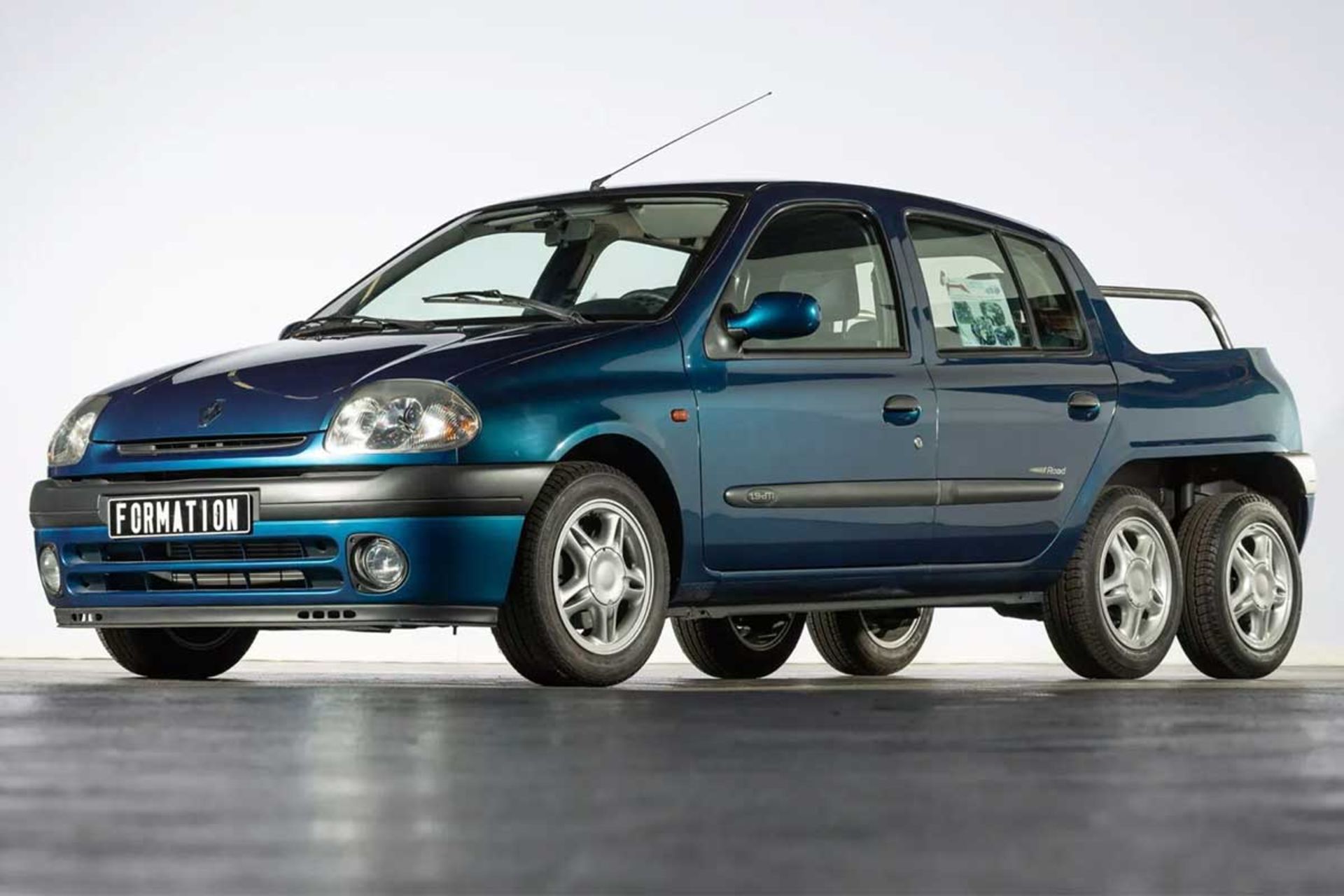 حراج خودروهای مخفی رنو