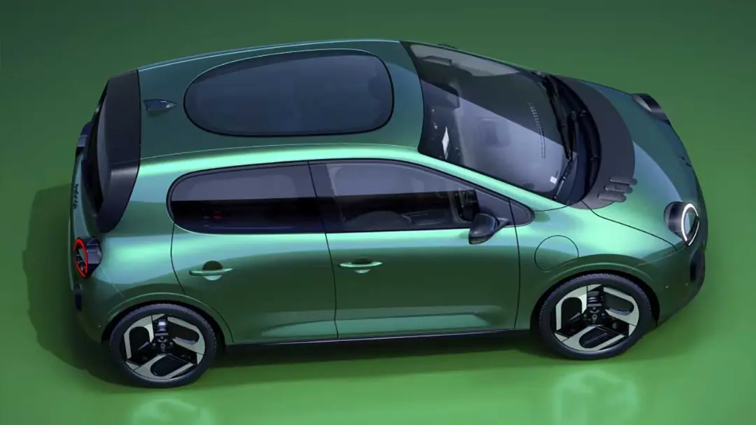 خودرو رنو توئینگو (Renault Twingo) با طراحی سقف شیشه‌ای تخم‌مرغی در نمای بالا