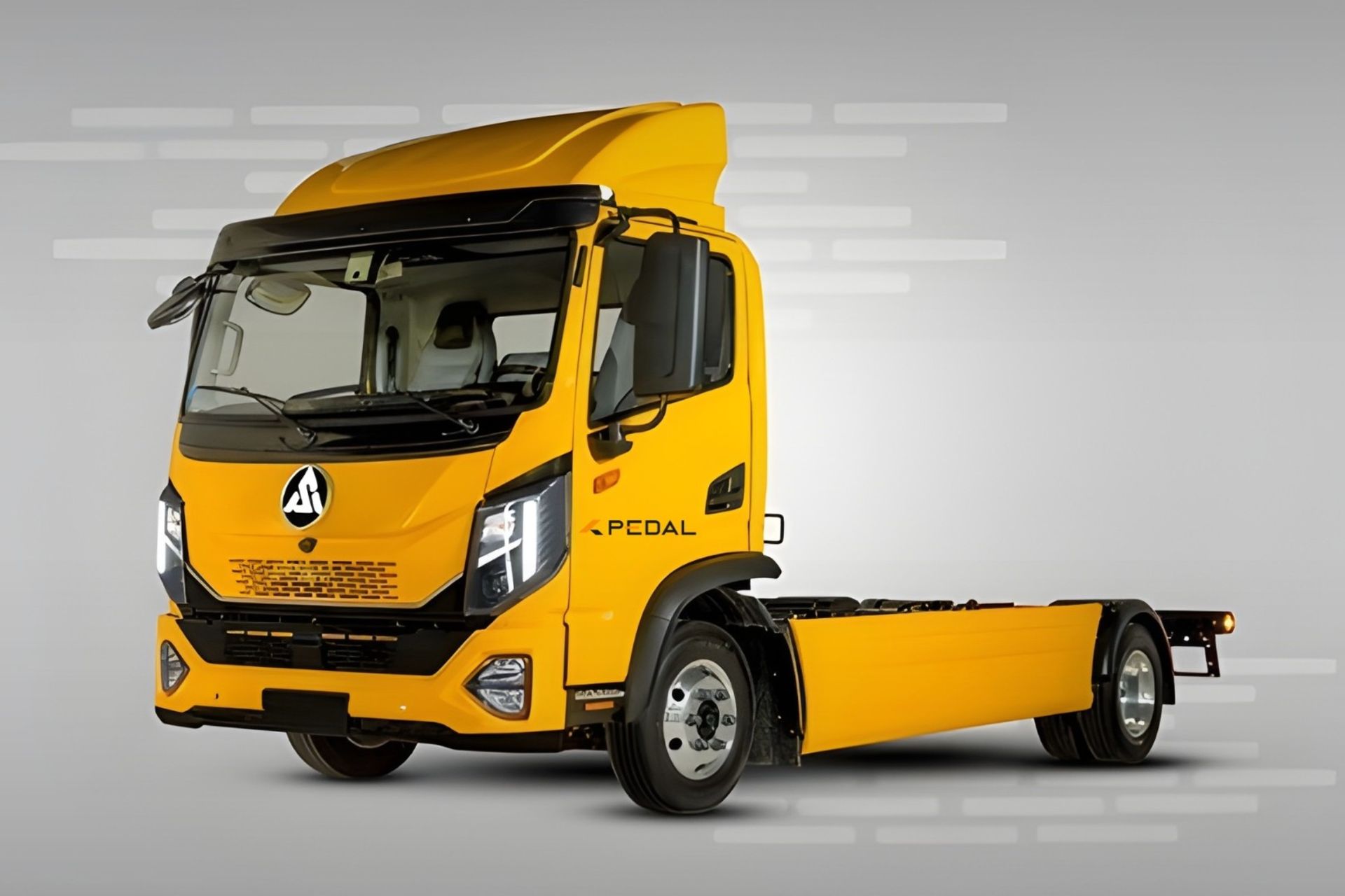 نمای جانبی کامیونت 6 تن هرون x2