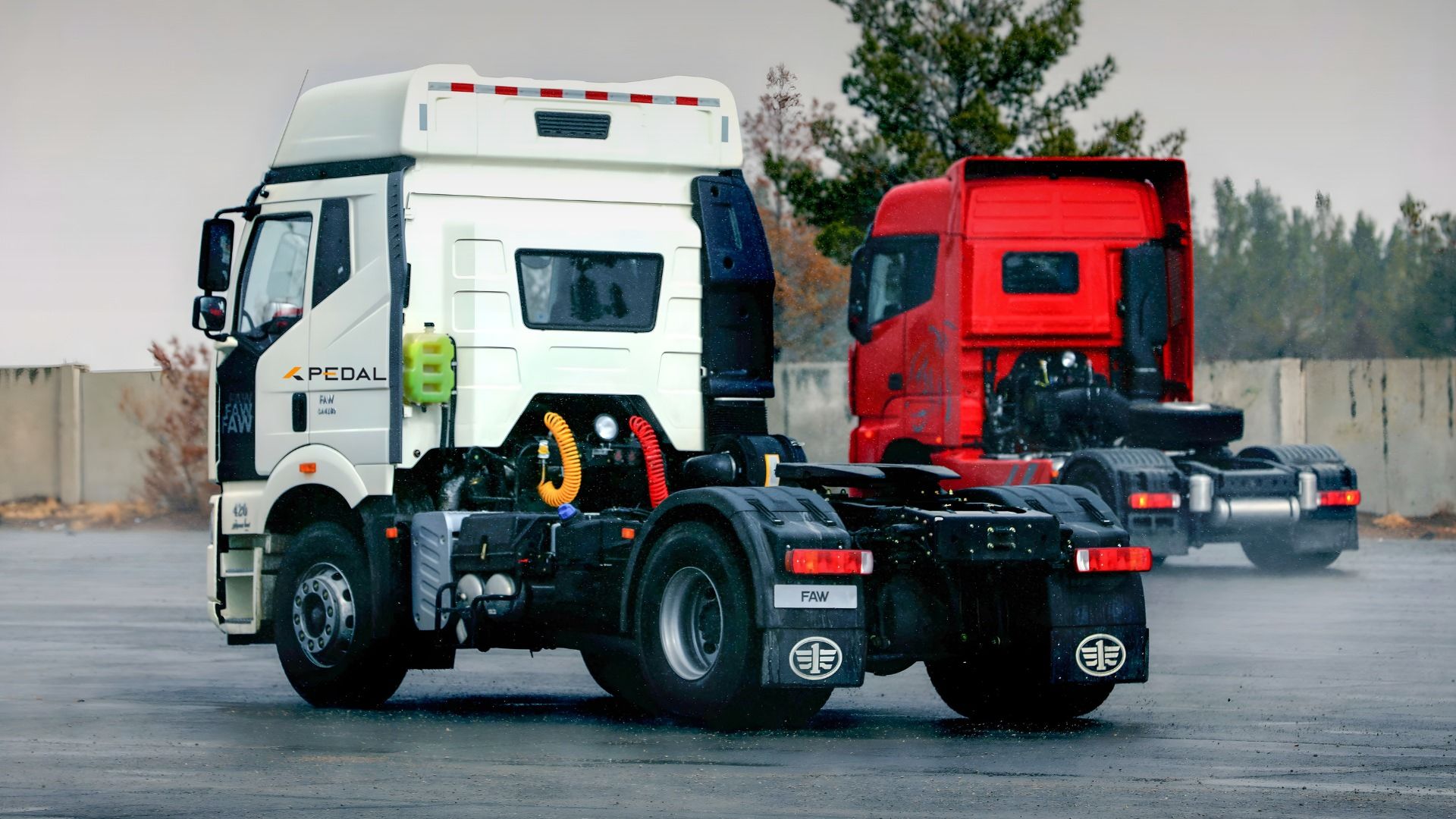 عقب کشنده فاو 420 تک محور