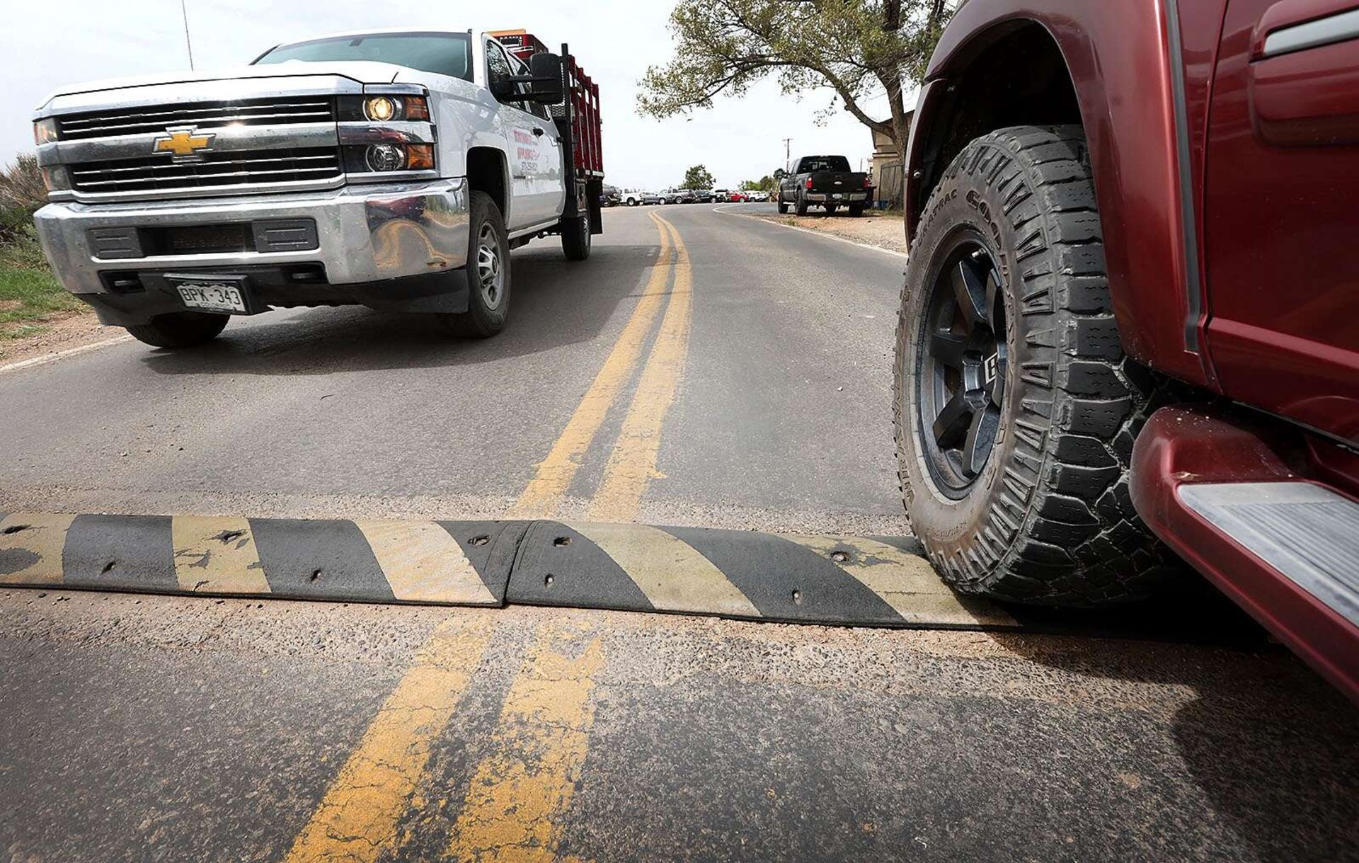 عبور پرسرعت خودرو از روی سرعتگیر