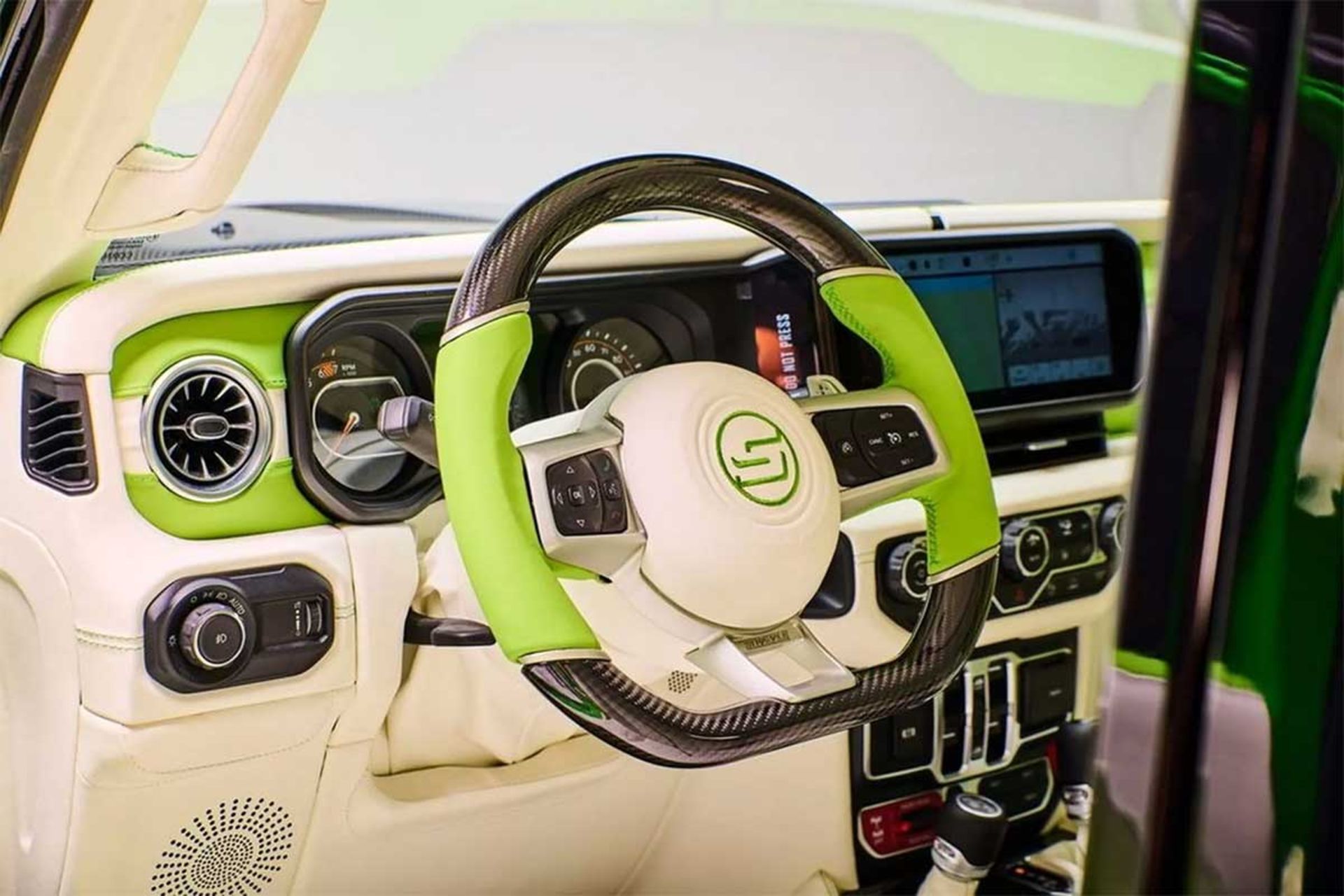 جیپ رانگلر تیونینگ استراداله مودنا