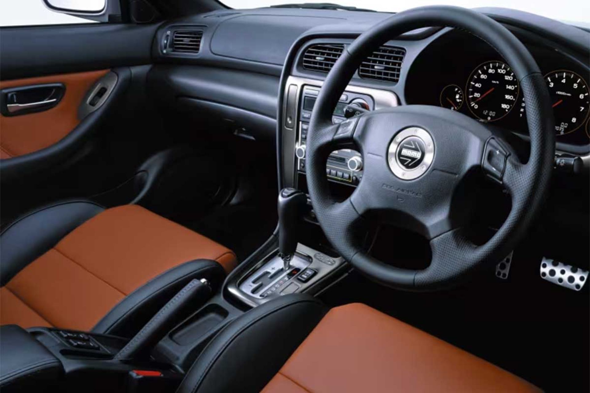 سوبارو لگاسی B4 بلیتزن 