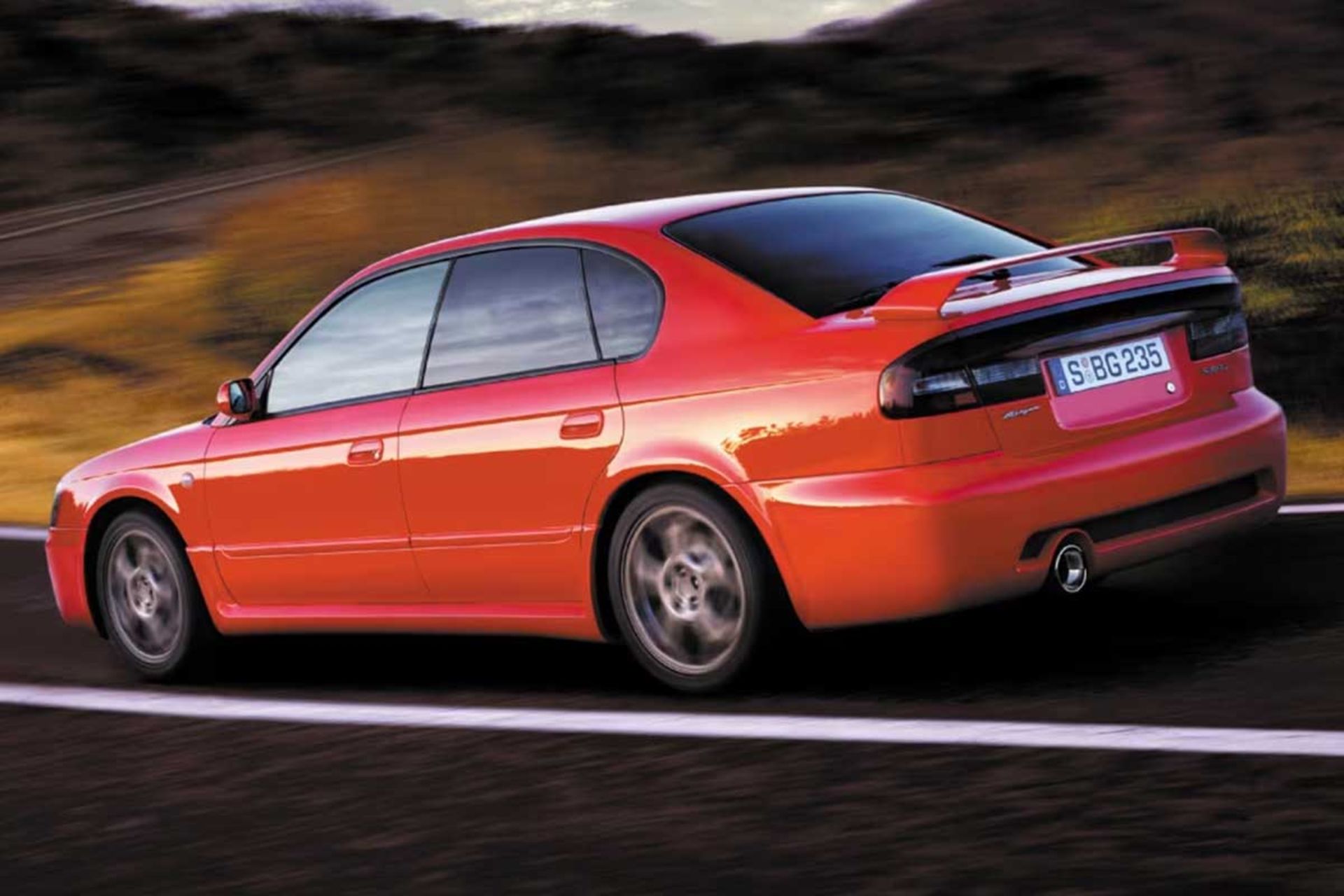 سوبارو لگاسی B4 بلیتزن 