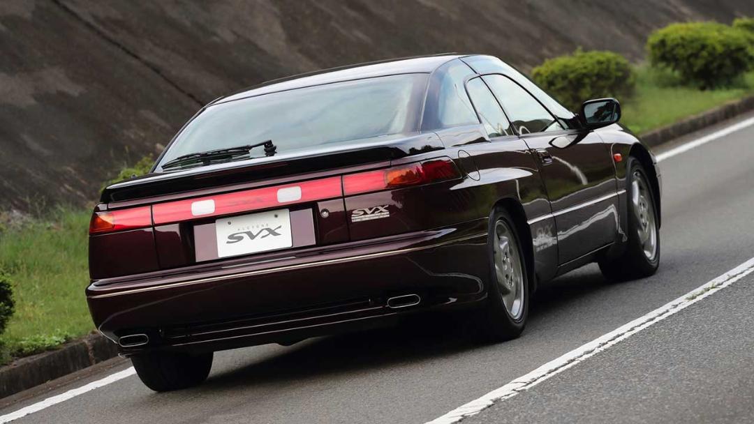 سوبارو SVX