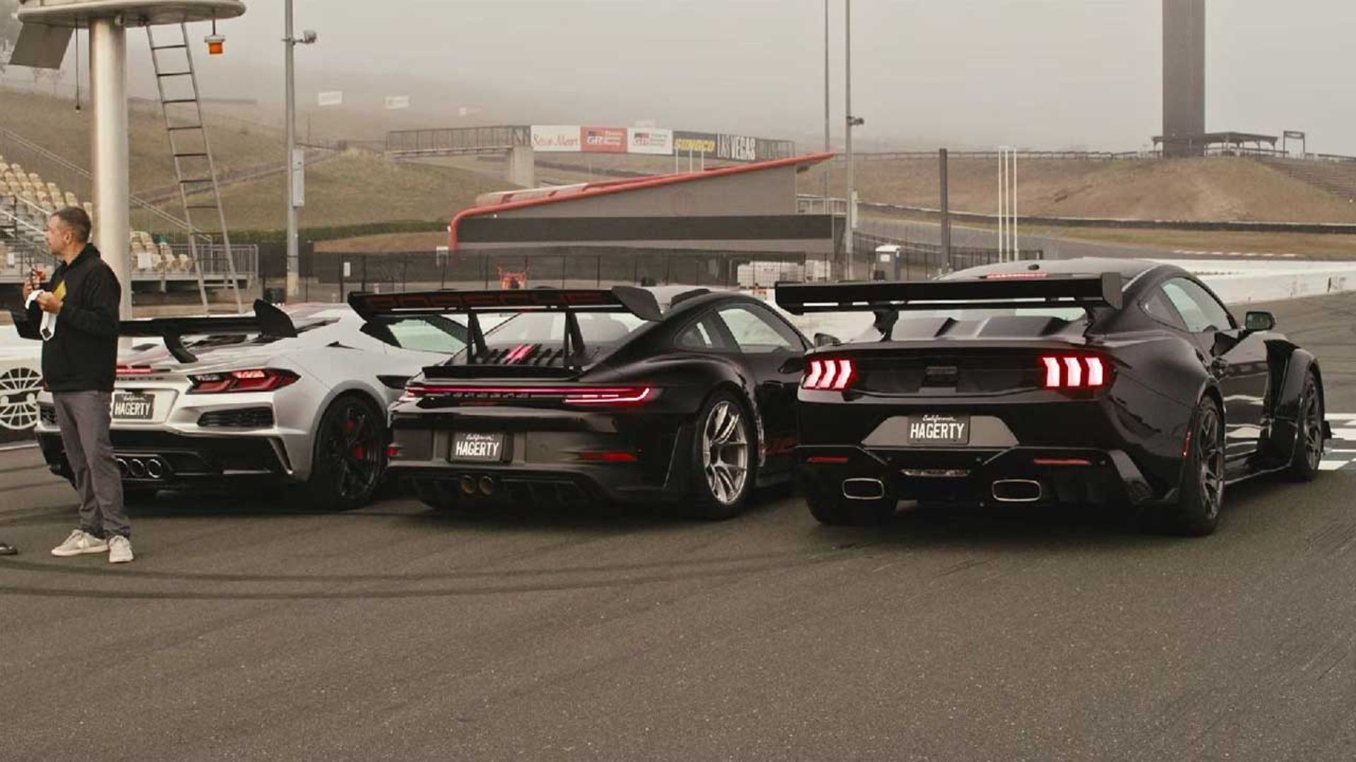 نبرد کوروت، پورشه و موستانگ در پیست