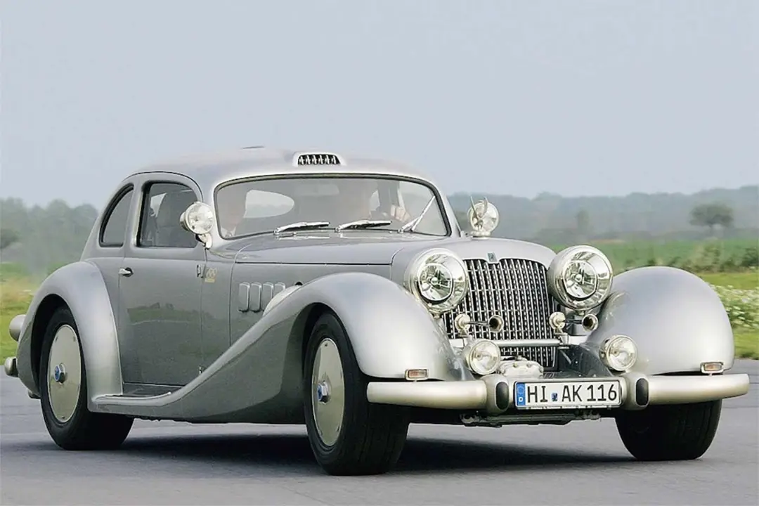 ایزدرا اتوبان‌کوریر AK116i