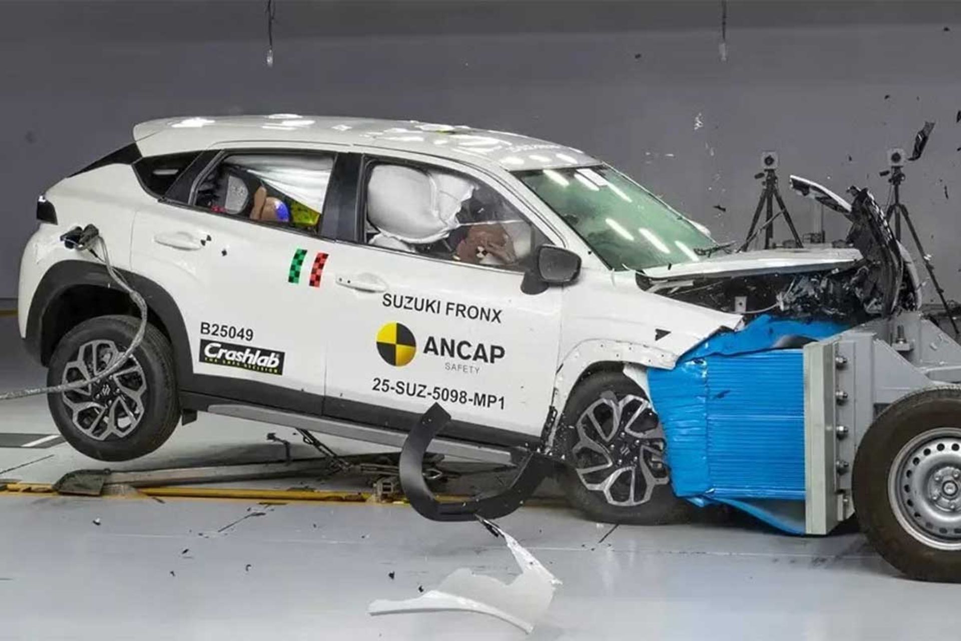 آزمون تصادف سوزوکی فرانکس