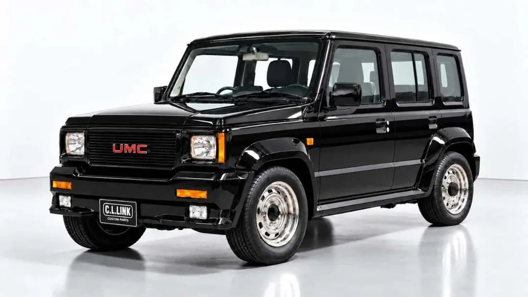 خودروی سوزوکی جیمنی (Suzuki Jimny) سیاه با طراحی کلاسیک دهه نود