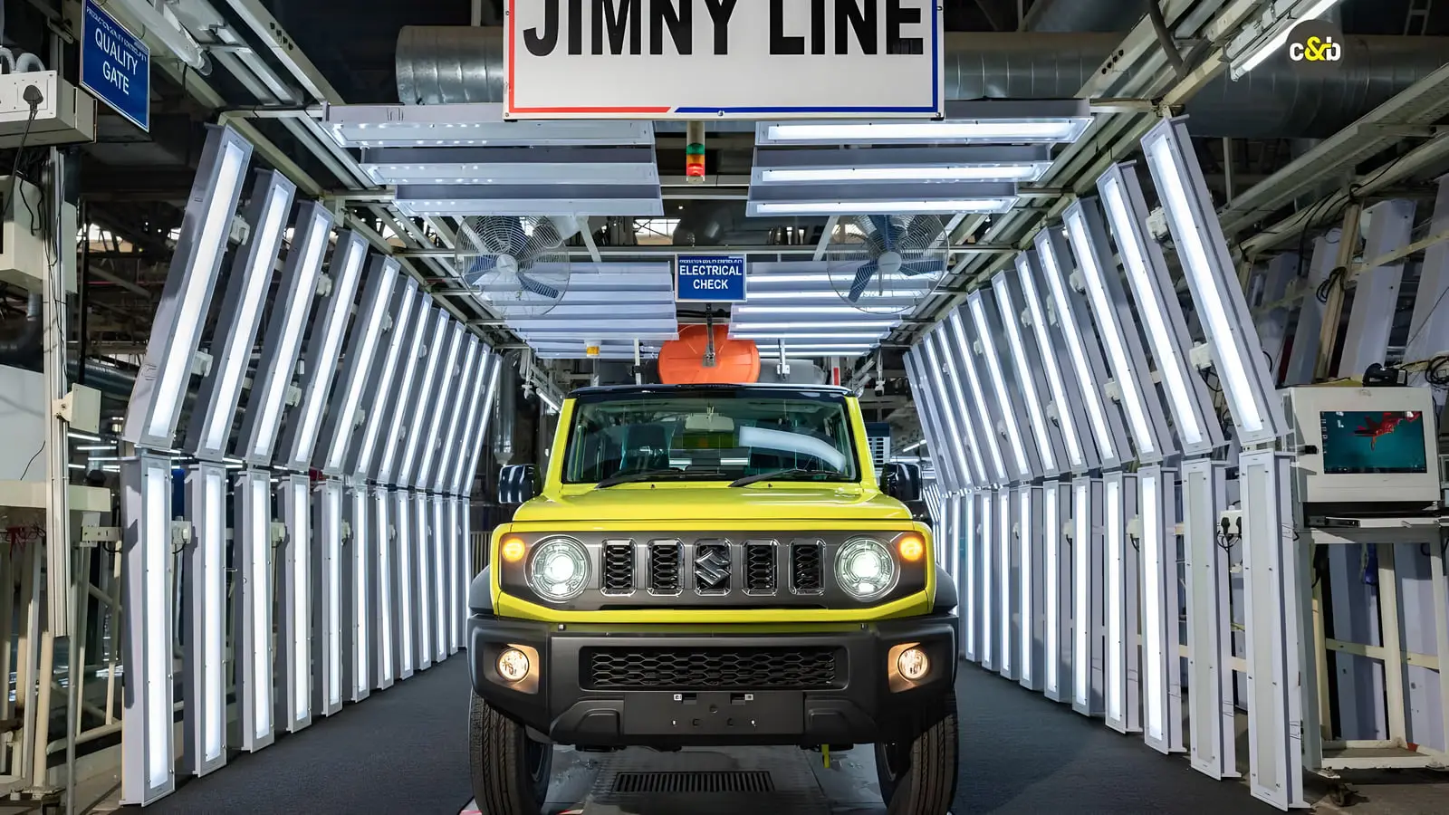 خودروی زرد رنگ سوزوکی جیمنی (Suzuki Jimny) در خط کنترل کیفیت کارخانه